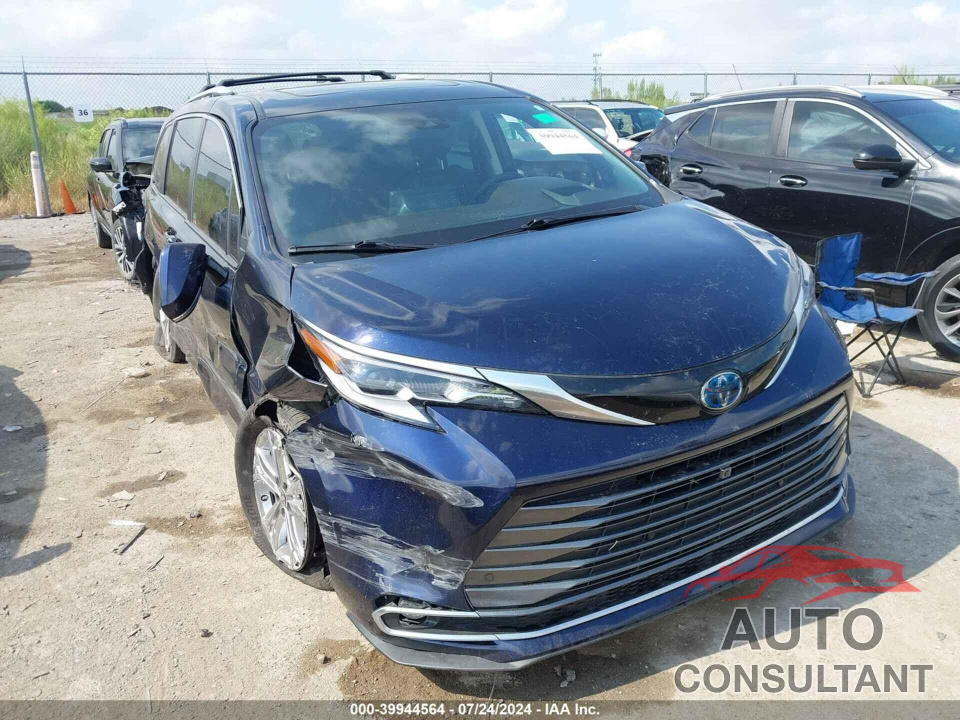 TOYOTA SIENNA 2021 - 5TDESKFC6MS010032