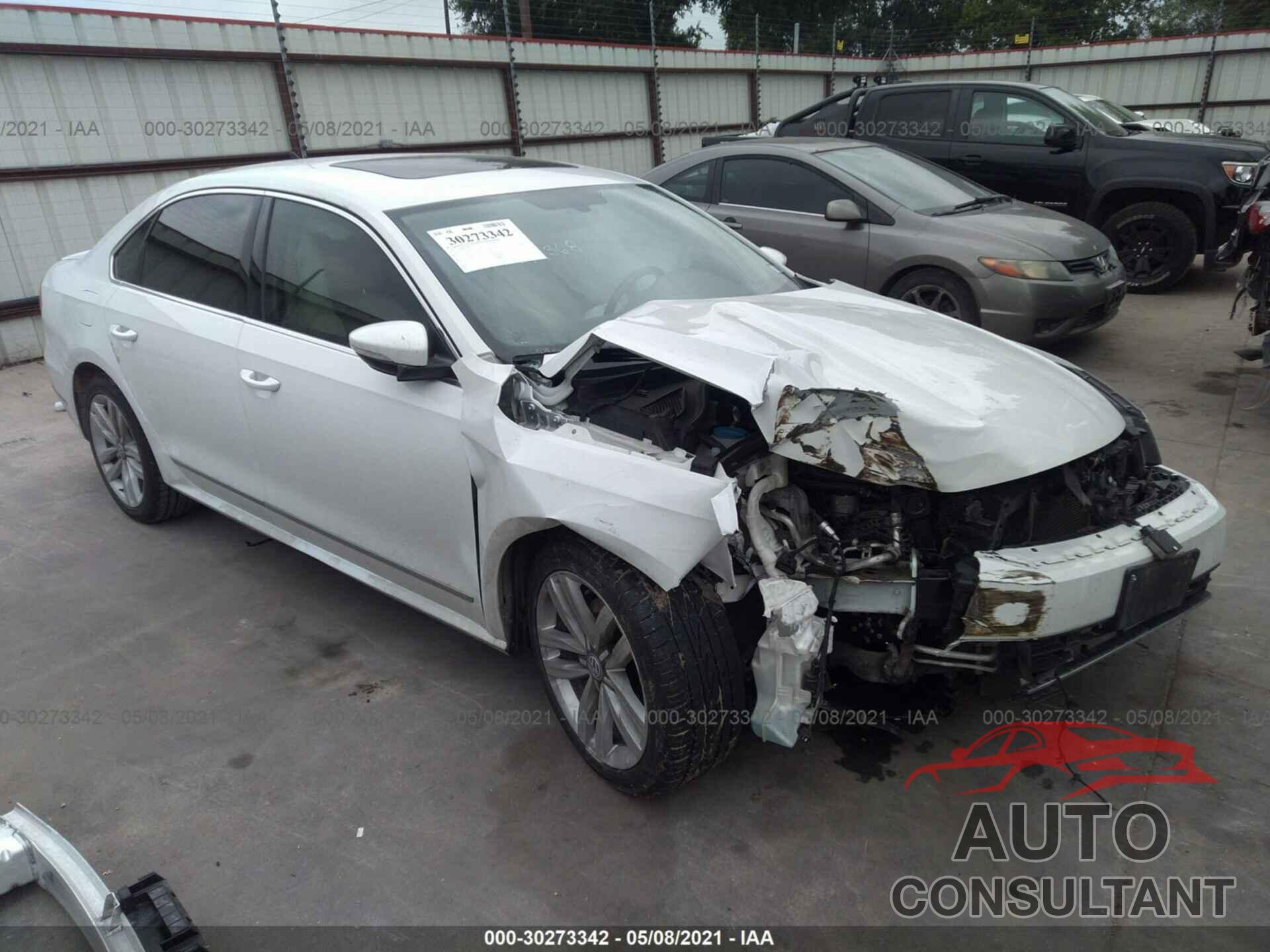 VOLKSWAGEN PASSAT 2017 - 1VWGT7A32HC022368