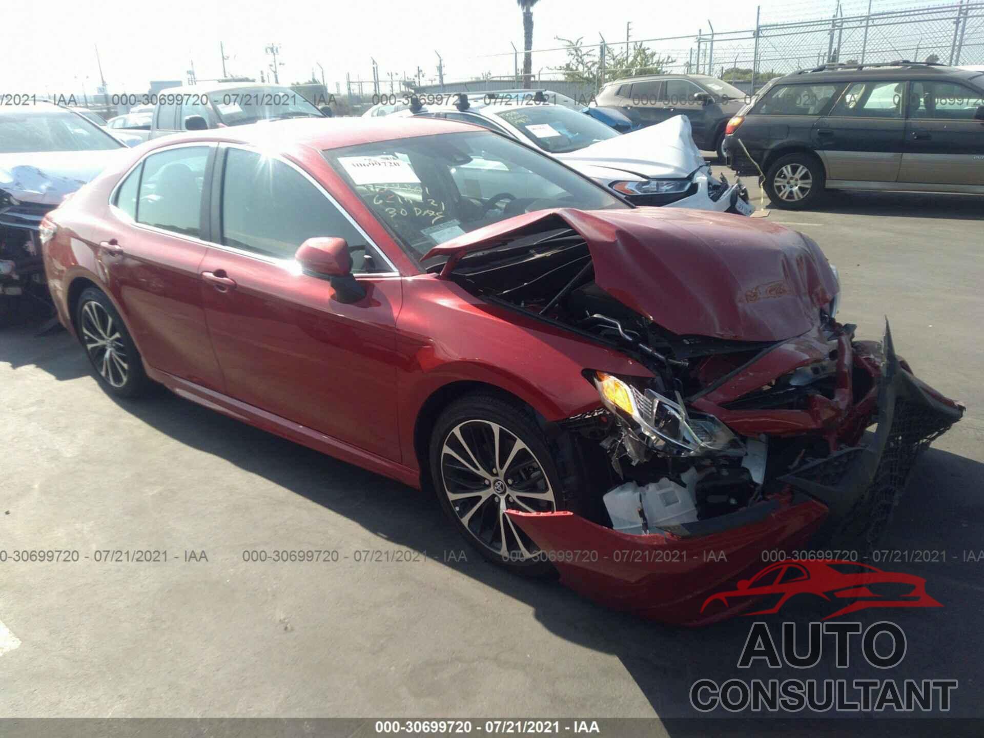 TOYOTA CAMRY 2020 - 4T1G11AK0LU318128