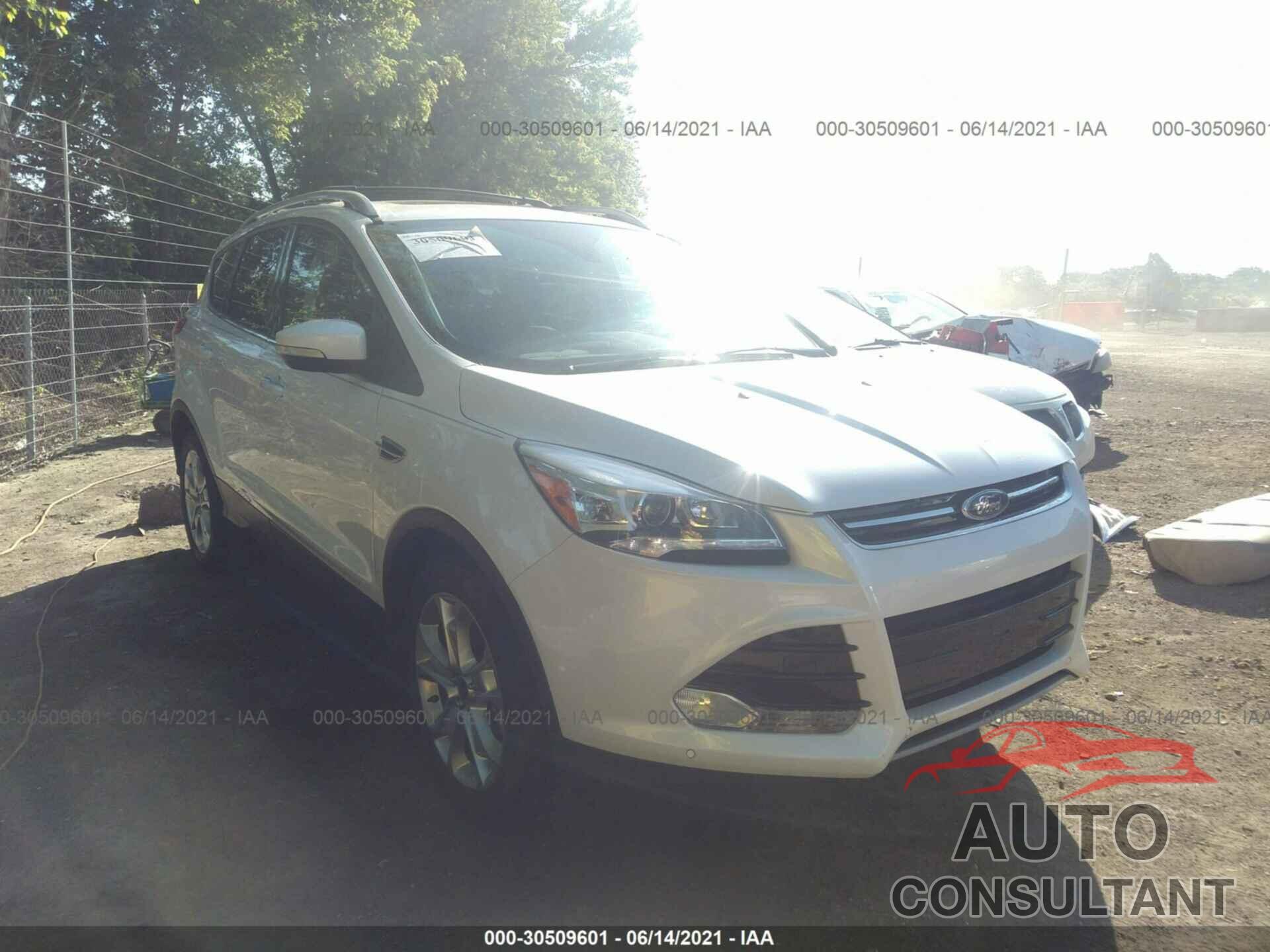 FORD ESCAPE 2016 - 1FMCU0J95GUB22754