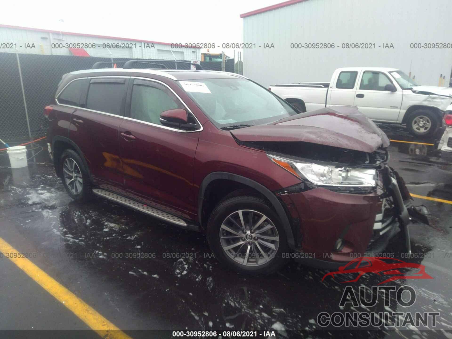 TOYOTA HIGHLANDER 2018 - 5TDKZRFH5JS260540