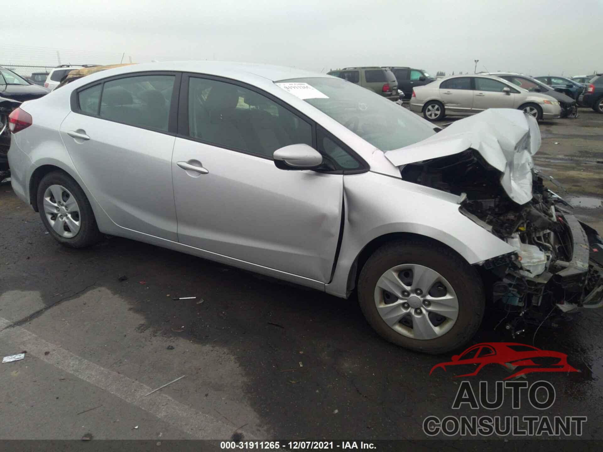 KIA FORTE 2018 - 3KPFK4A75JE230794