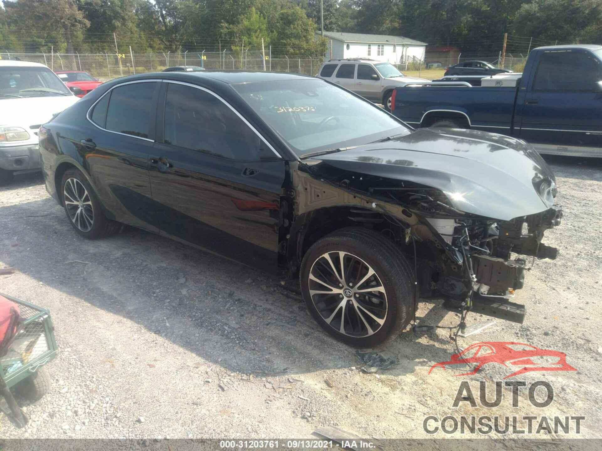TOYOTA CAMRY 2018 - 4T1B11HK7JU014355