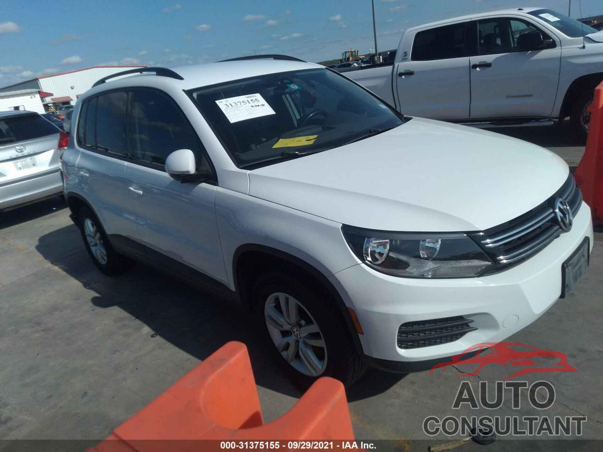 VOLKSWAGEN TIGUAN 2017 - WVGAV7AX8HK023760