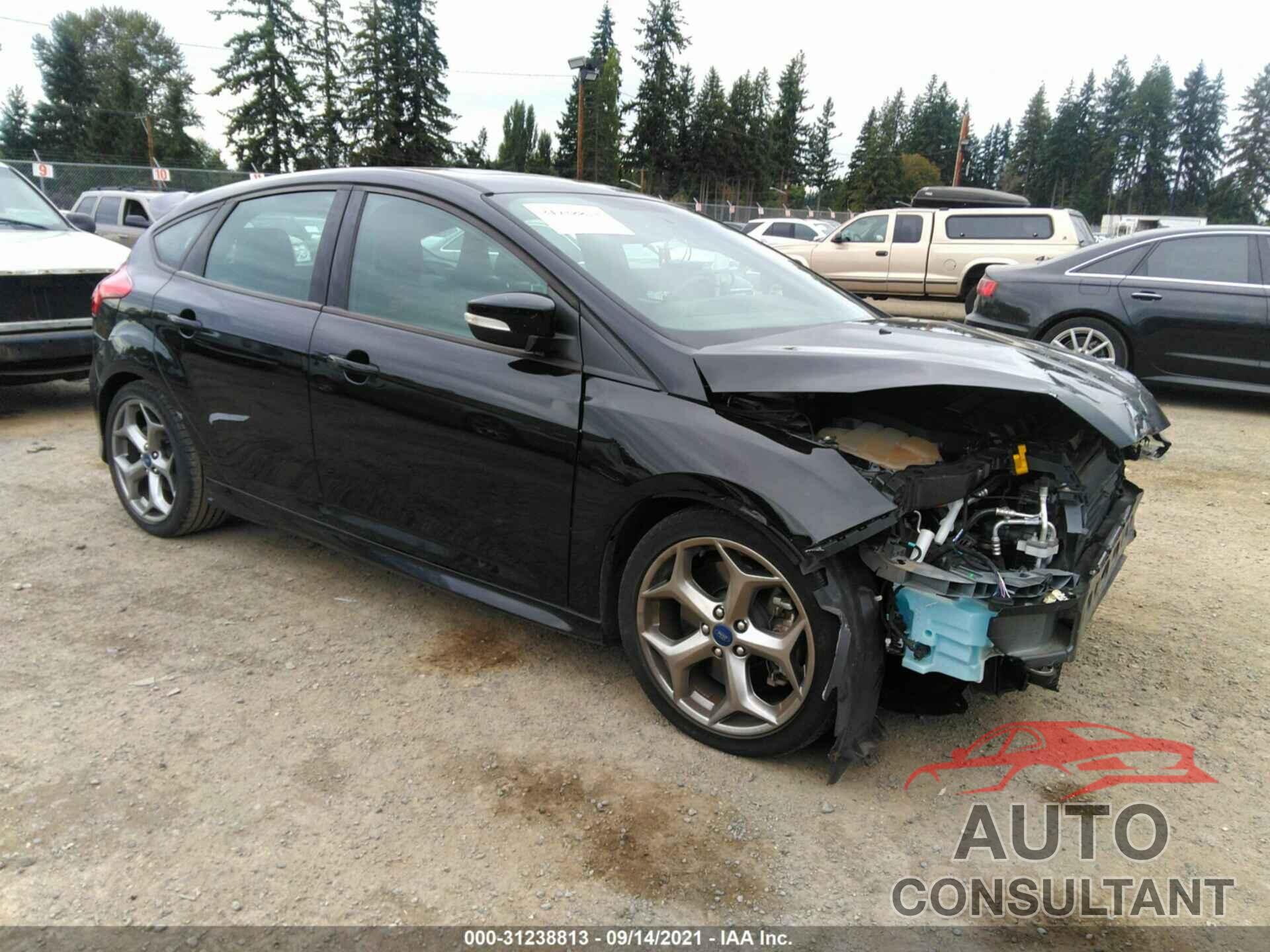 FORD FOCUS 2017 - 1FADP3L95HL246339
