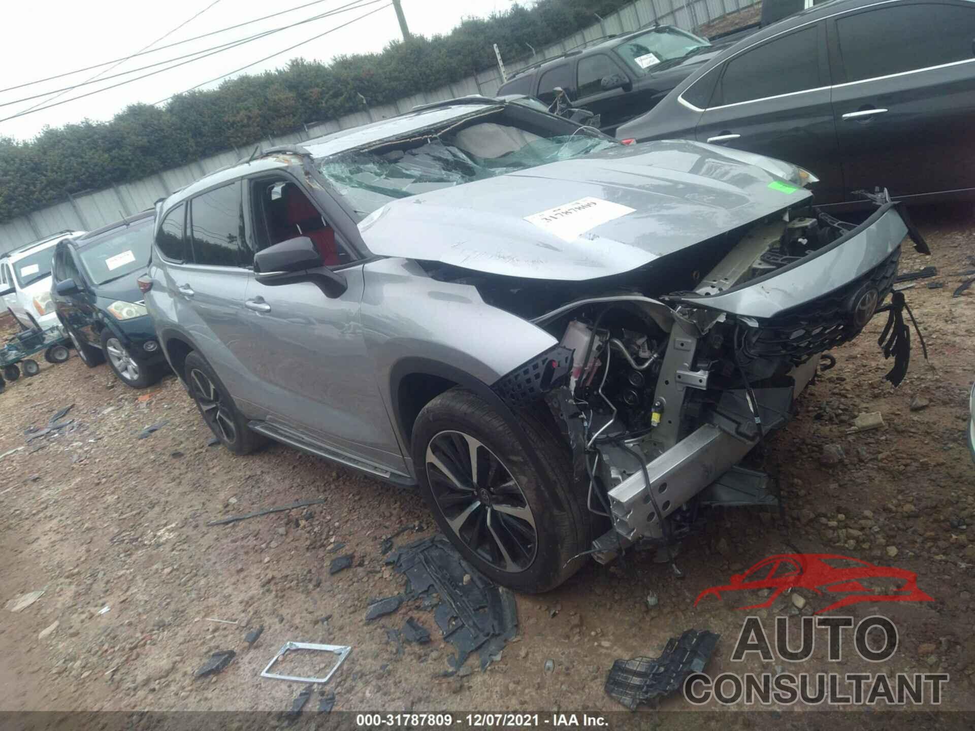 TOYOTA HIGHLANDER 2021 - 5TDLZRBH8MS103082
