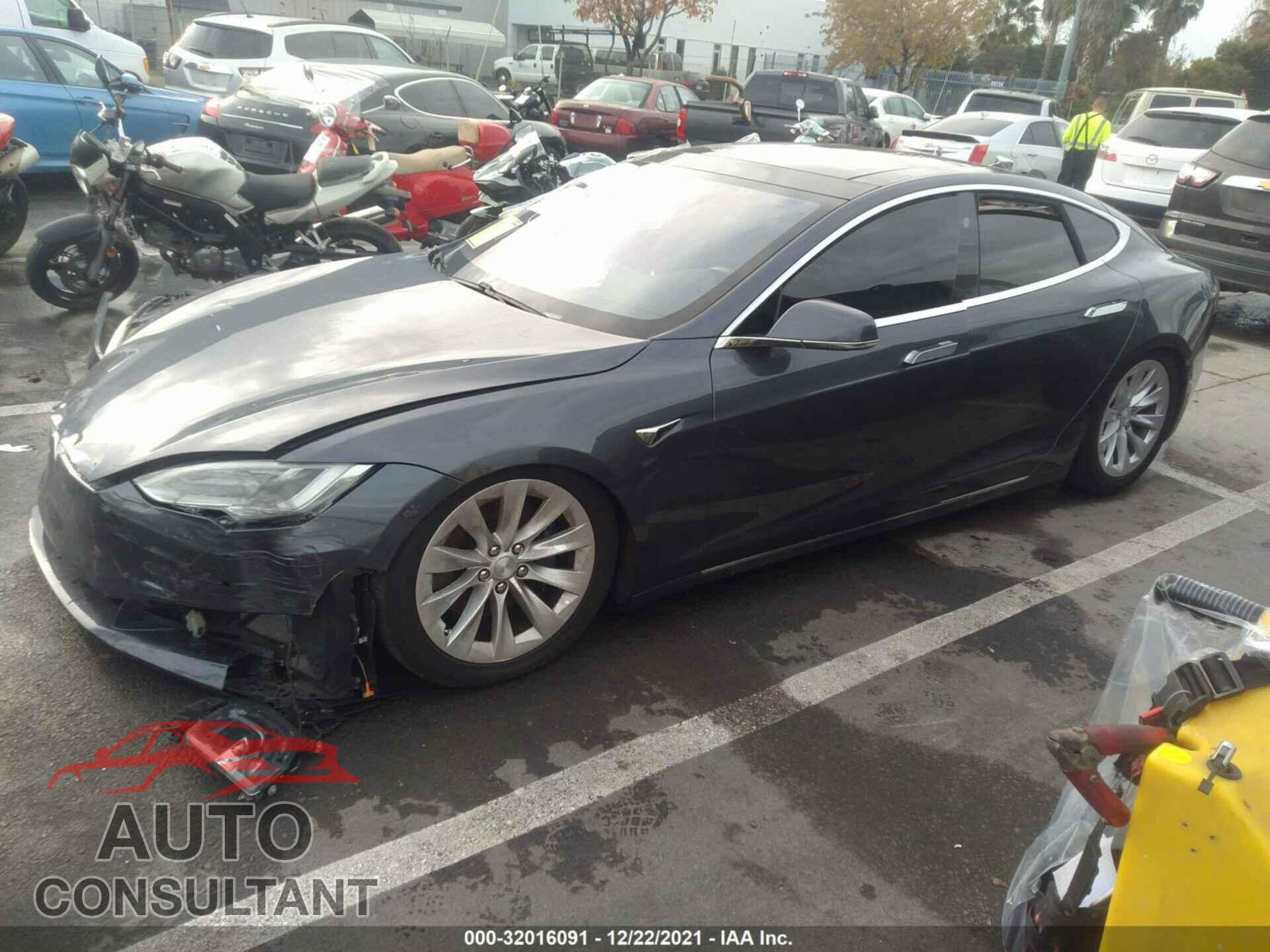 TESLA MODEL S 2018 - 5YJSA1E23JF296110