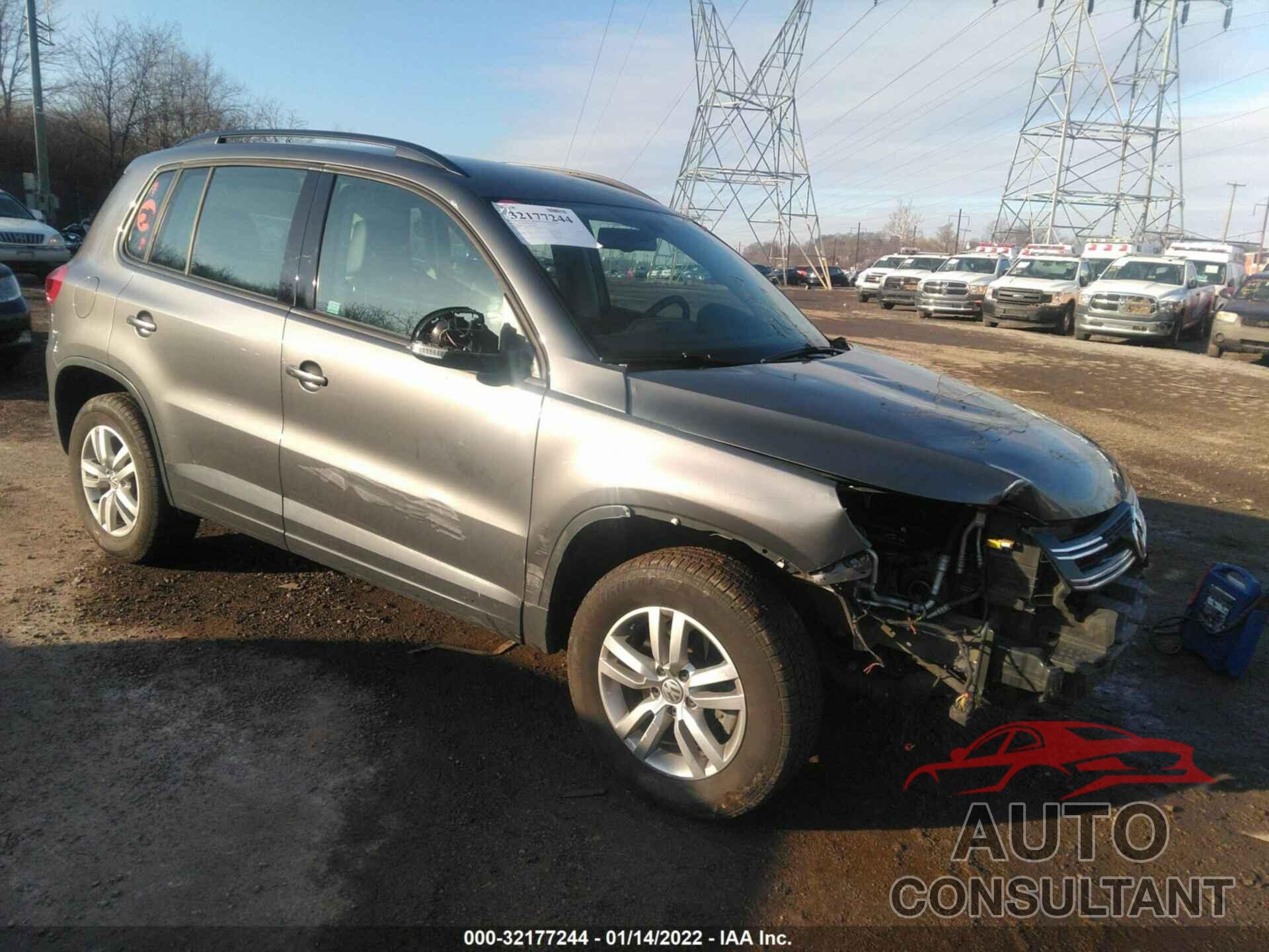 VOLKSWAGEN TIGUAN 2016 - WVGBV7AX2GW579882