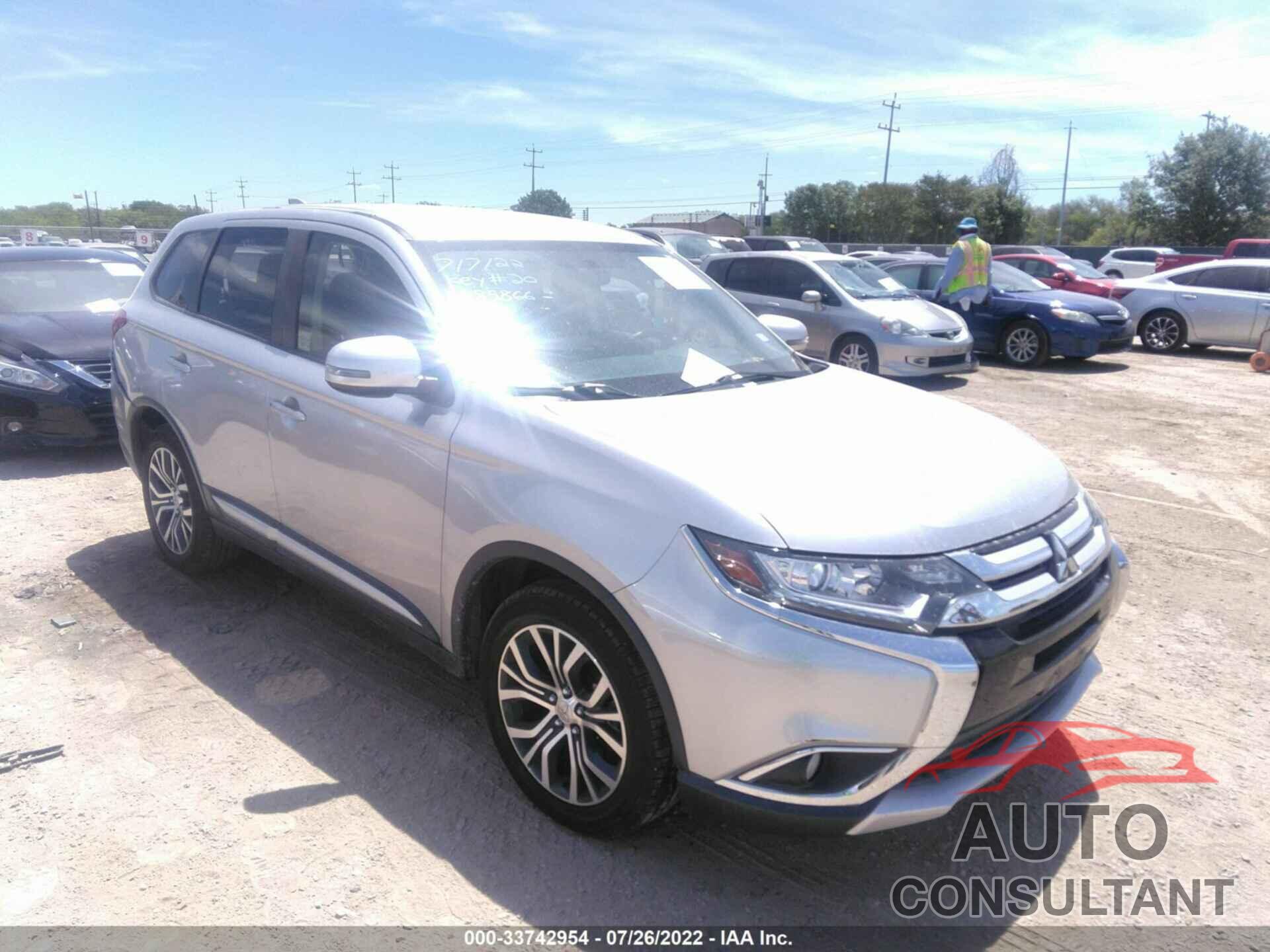 MITSUBISHI OUTLANDER 2018 - JA4AD3A30JZ014393