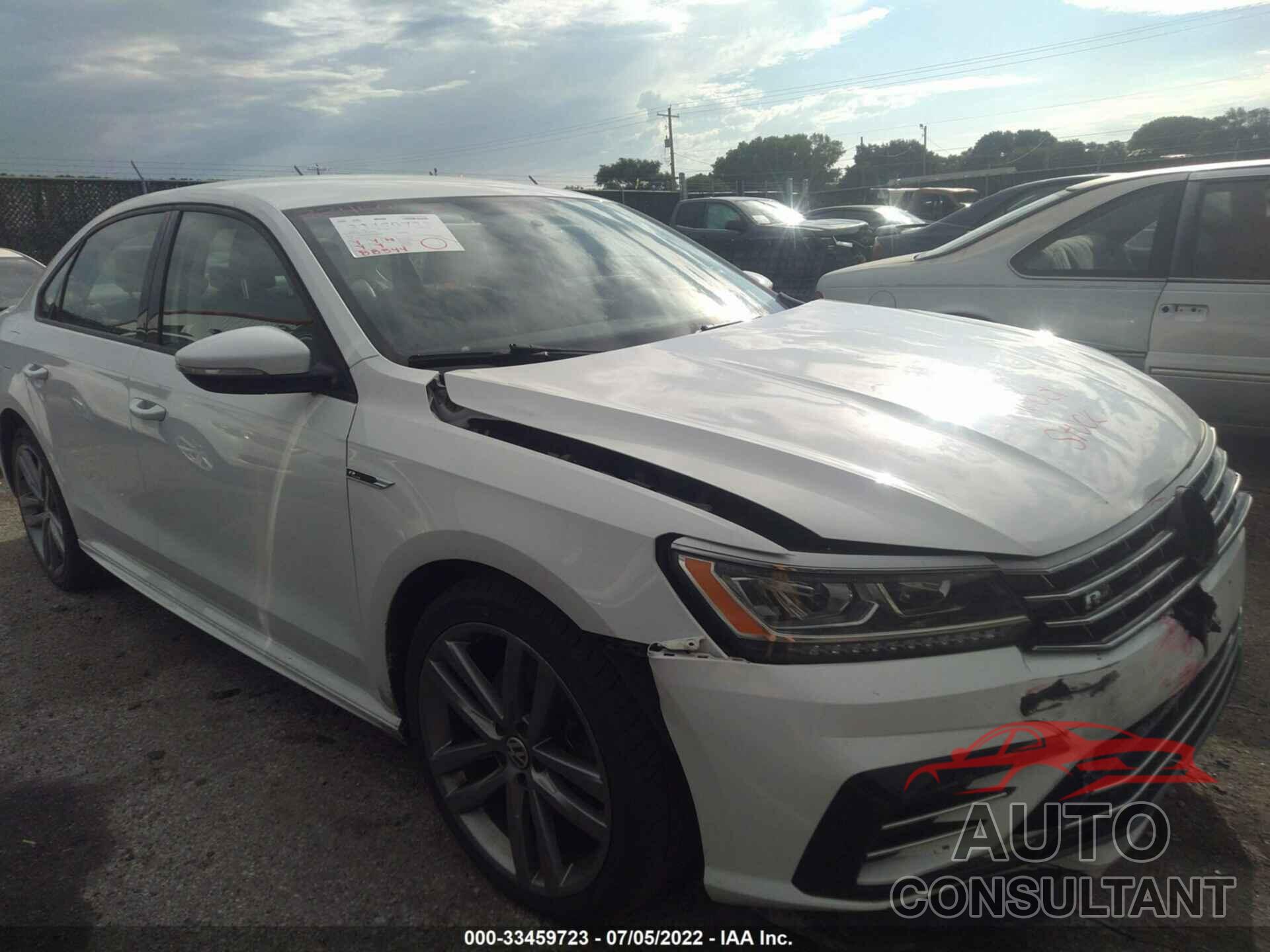 VOLKSWAGEN PASSAT 2018 - 1VWAA7A38JC021209