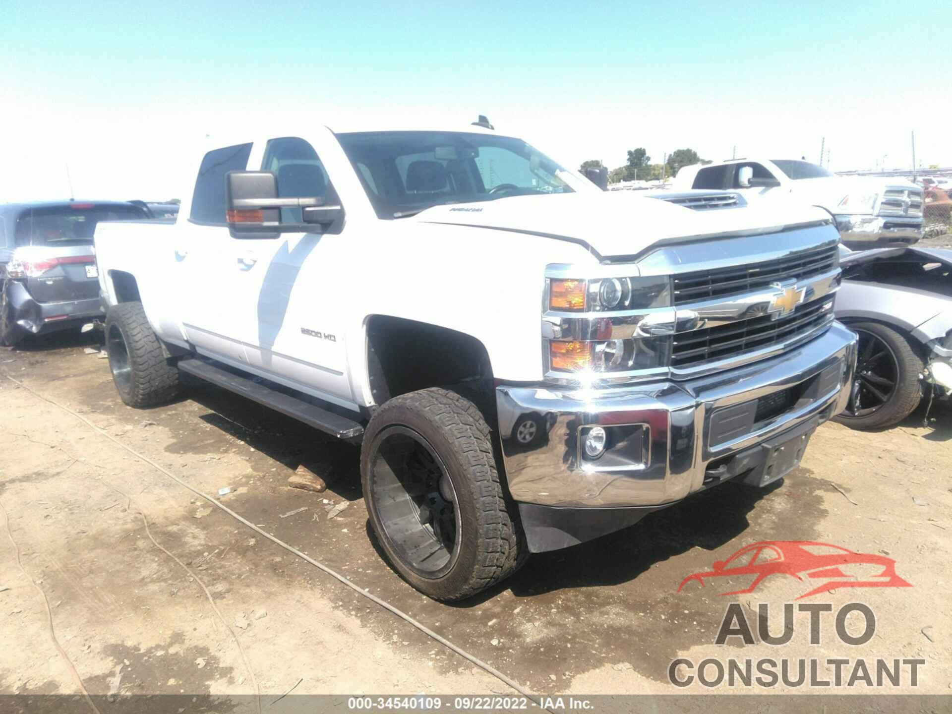 CHEVROLET SILVERADO 2500HD 2017 - 1GC1KVEYXHF194376