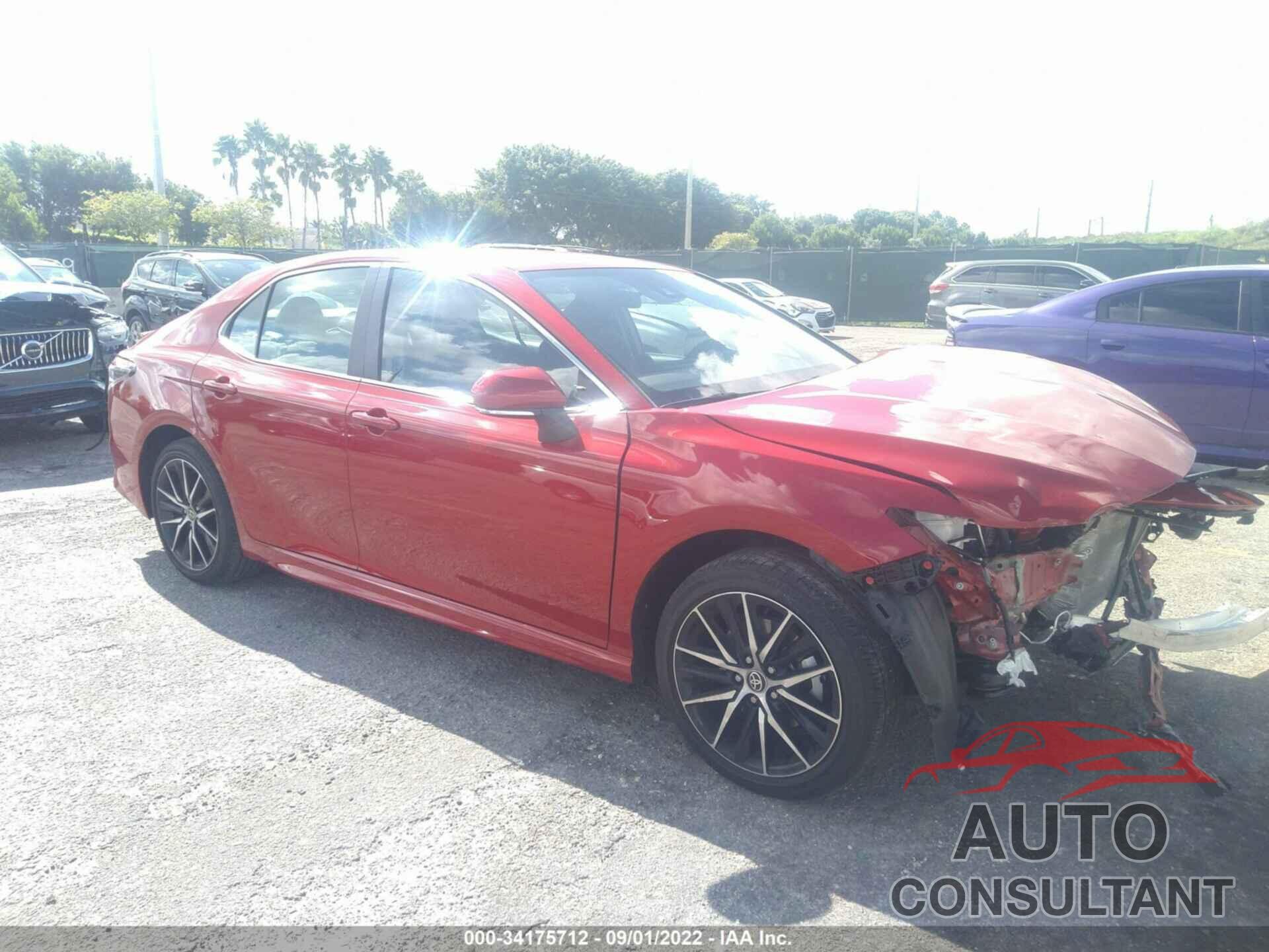 TOYOTA CAMRY 2022 - 4T1G11AK9NU036413