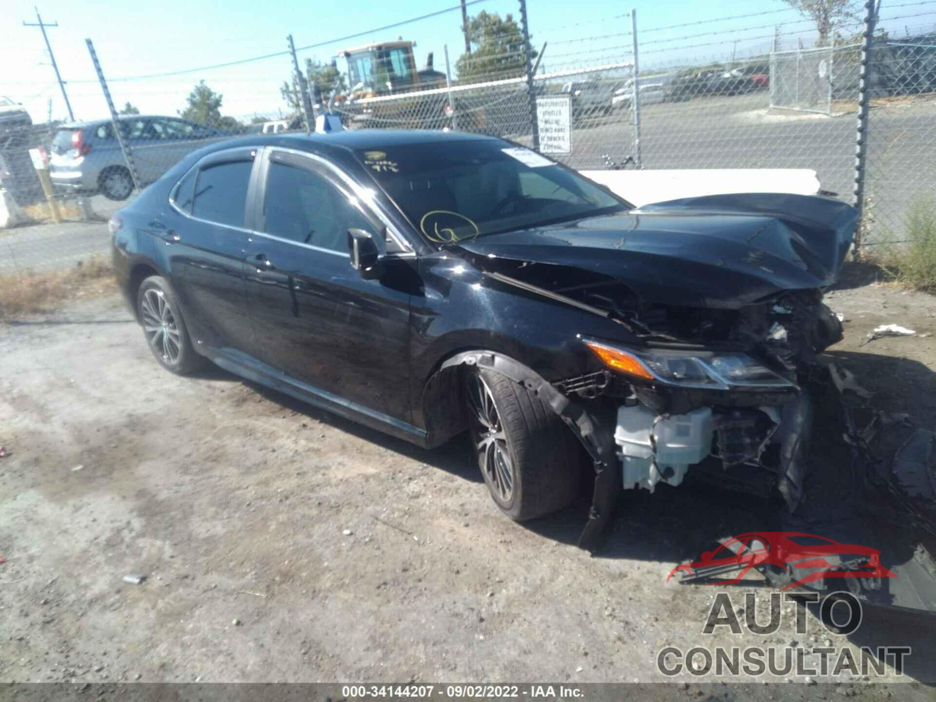 TOYOTA CAMRY 2018 - 4T1B11HK7JU038932