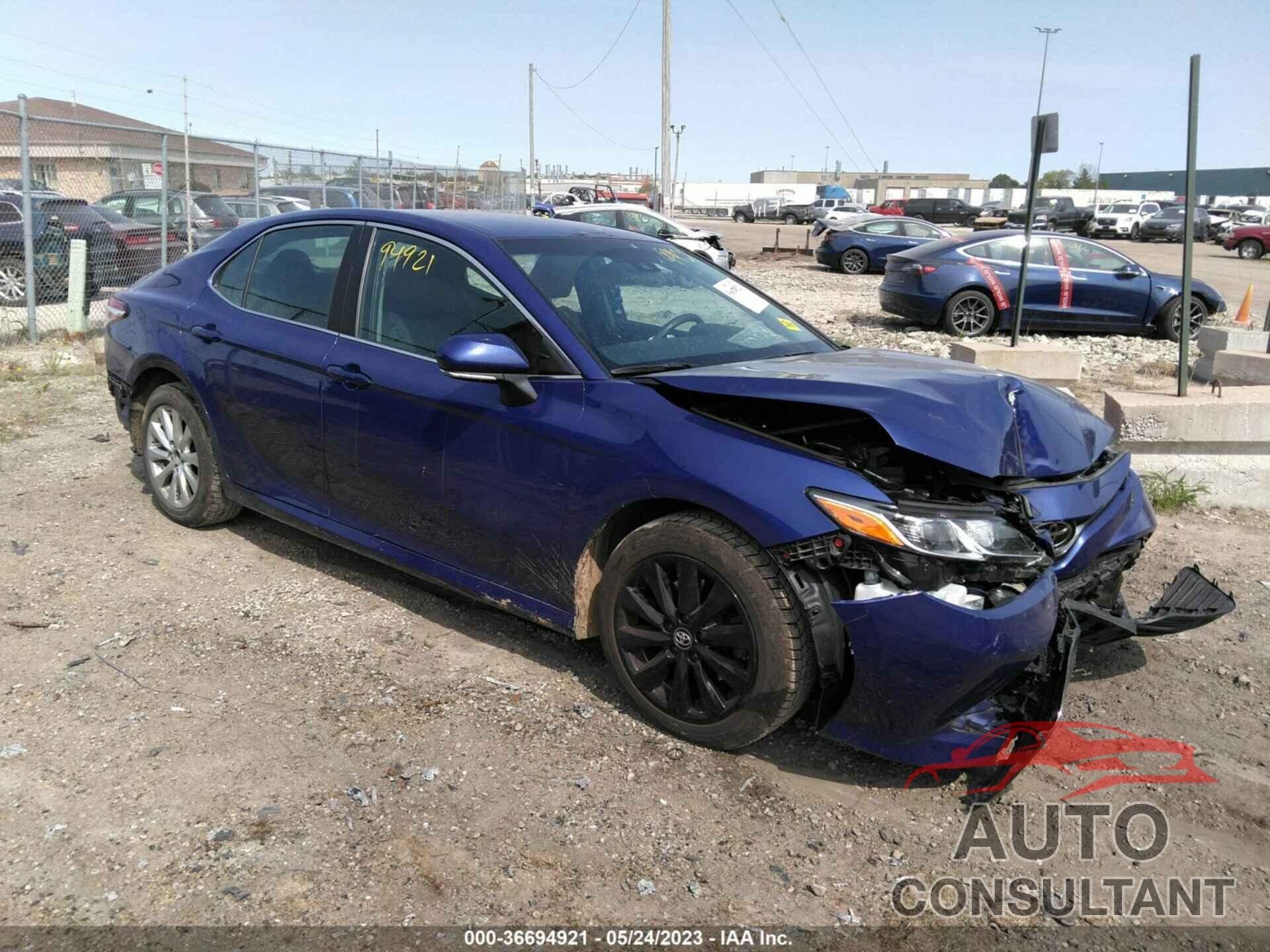 TOYOTA CAMRY 2018 - 4T1B11HK5JU533954