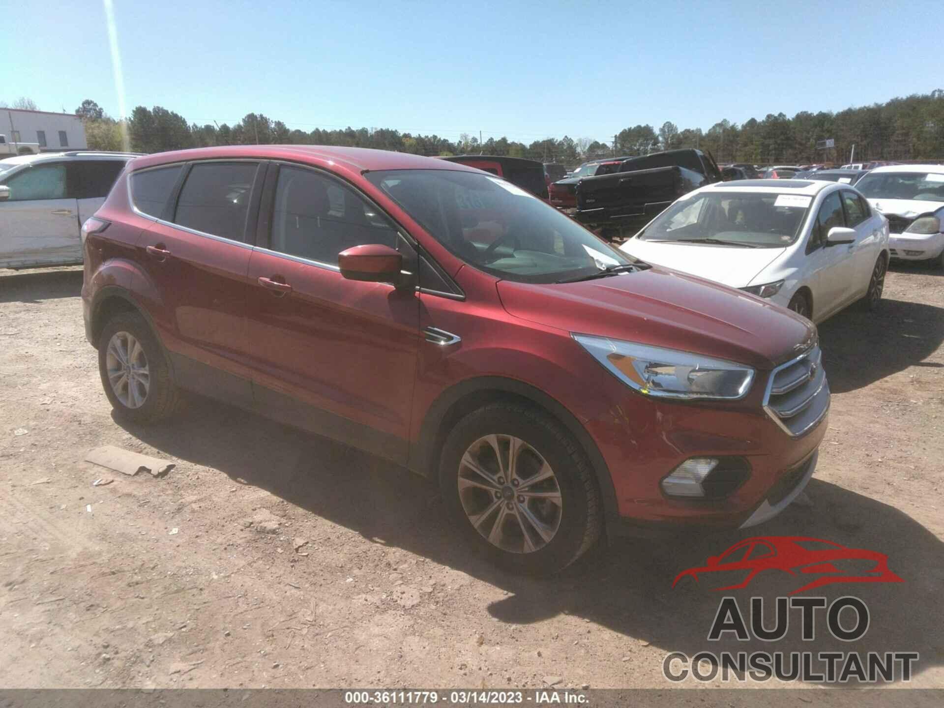 FORD ESCAPE 2017 - 1FMCU0GD8HUC04250