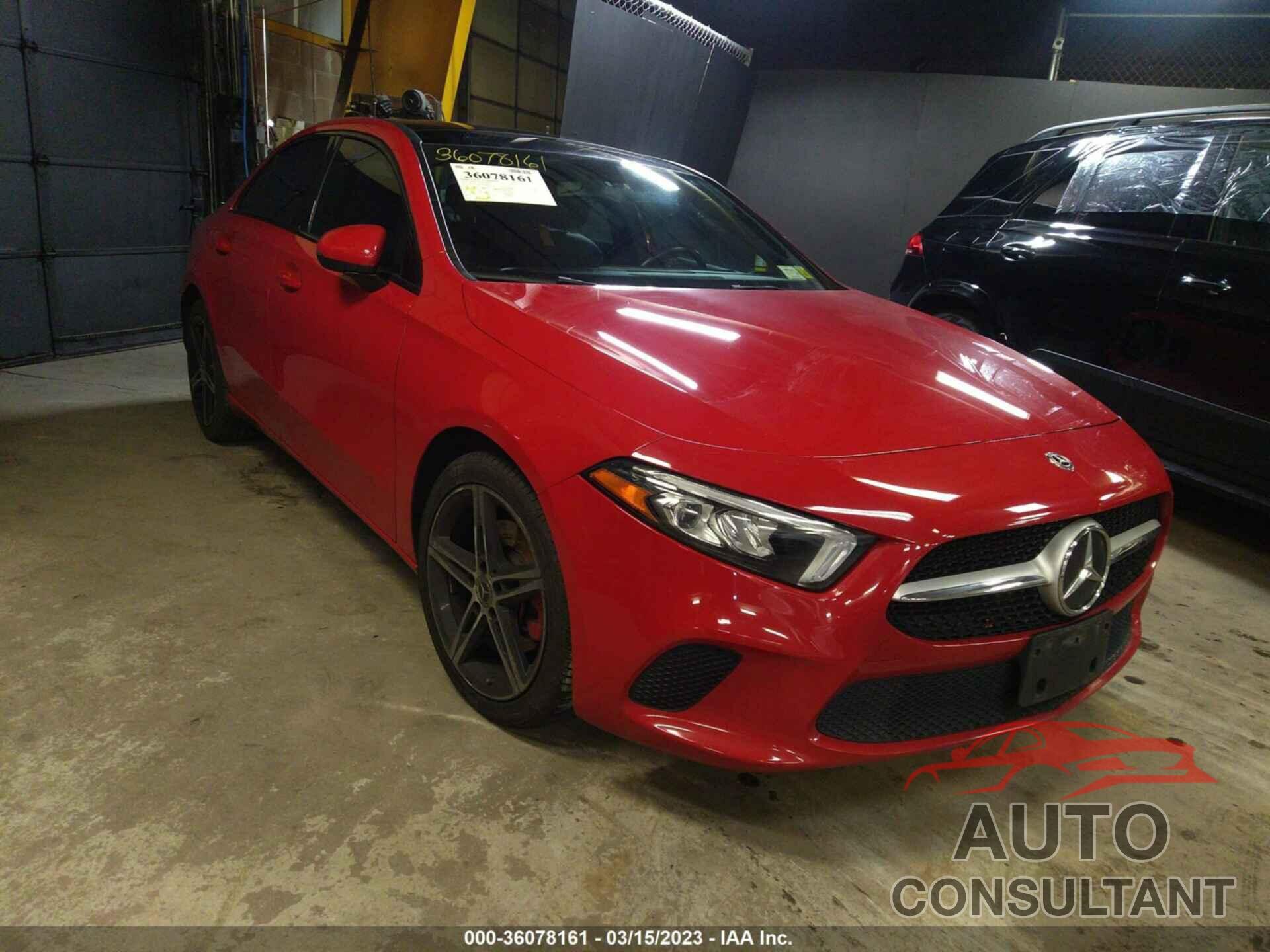 MERCEDES-BENZ A 220 2019 - WDD3G4FB3KW018670