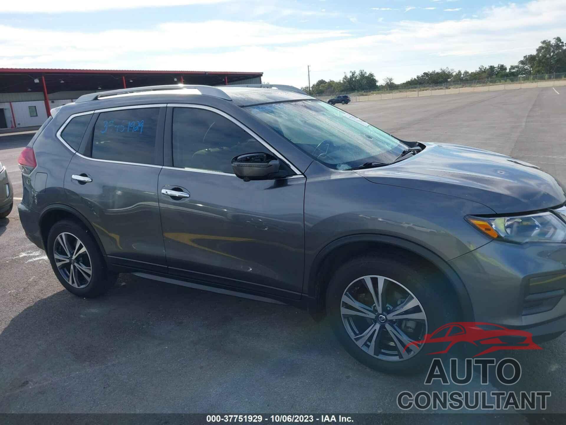 NISSAN ROGUE 2019 - 5N1AT2MT2KC772184