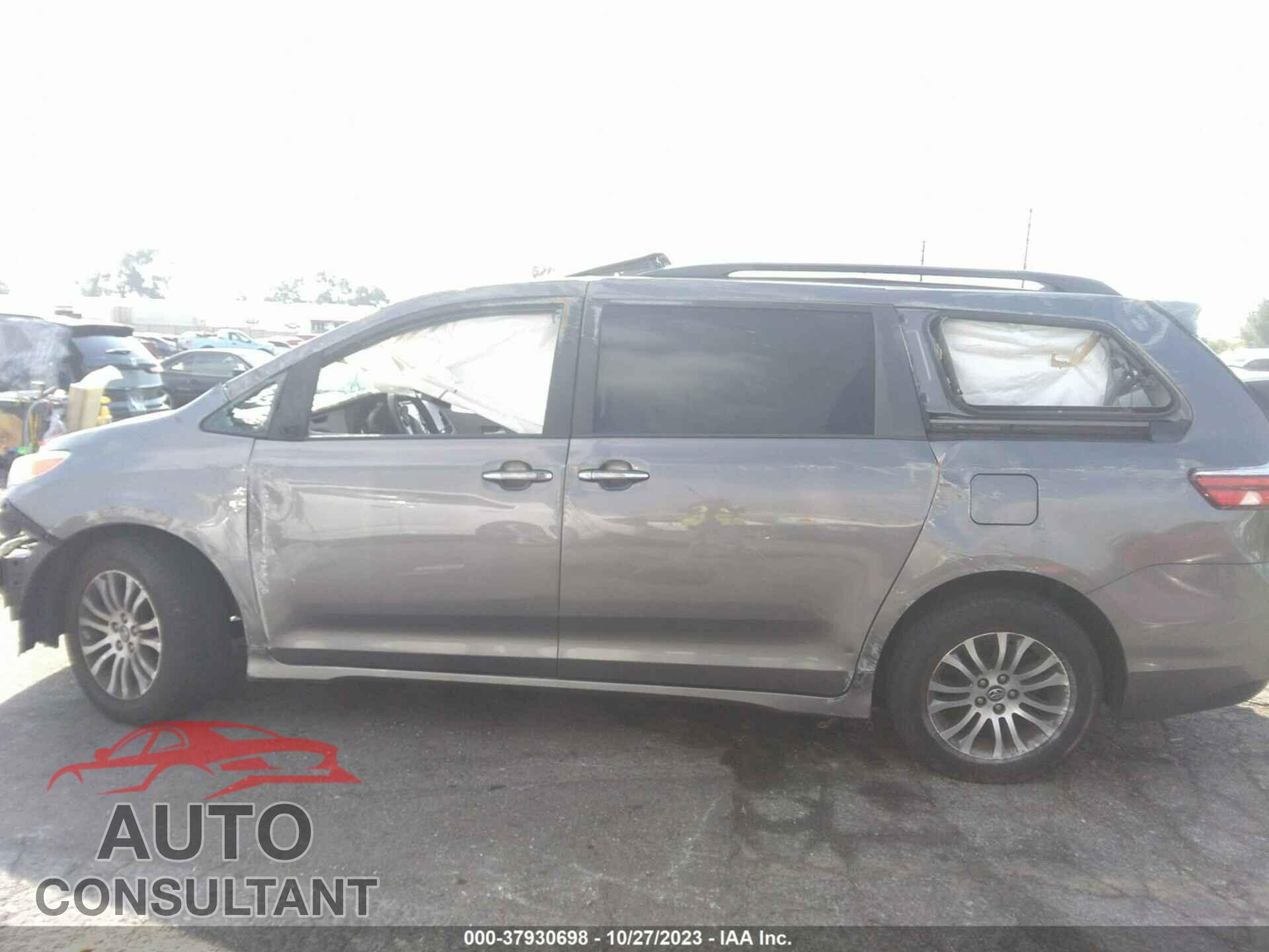 TOYOTA SIENNA 2018 - 5TDYZ3DC2JS921553