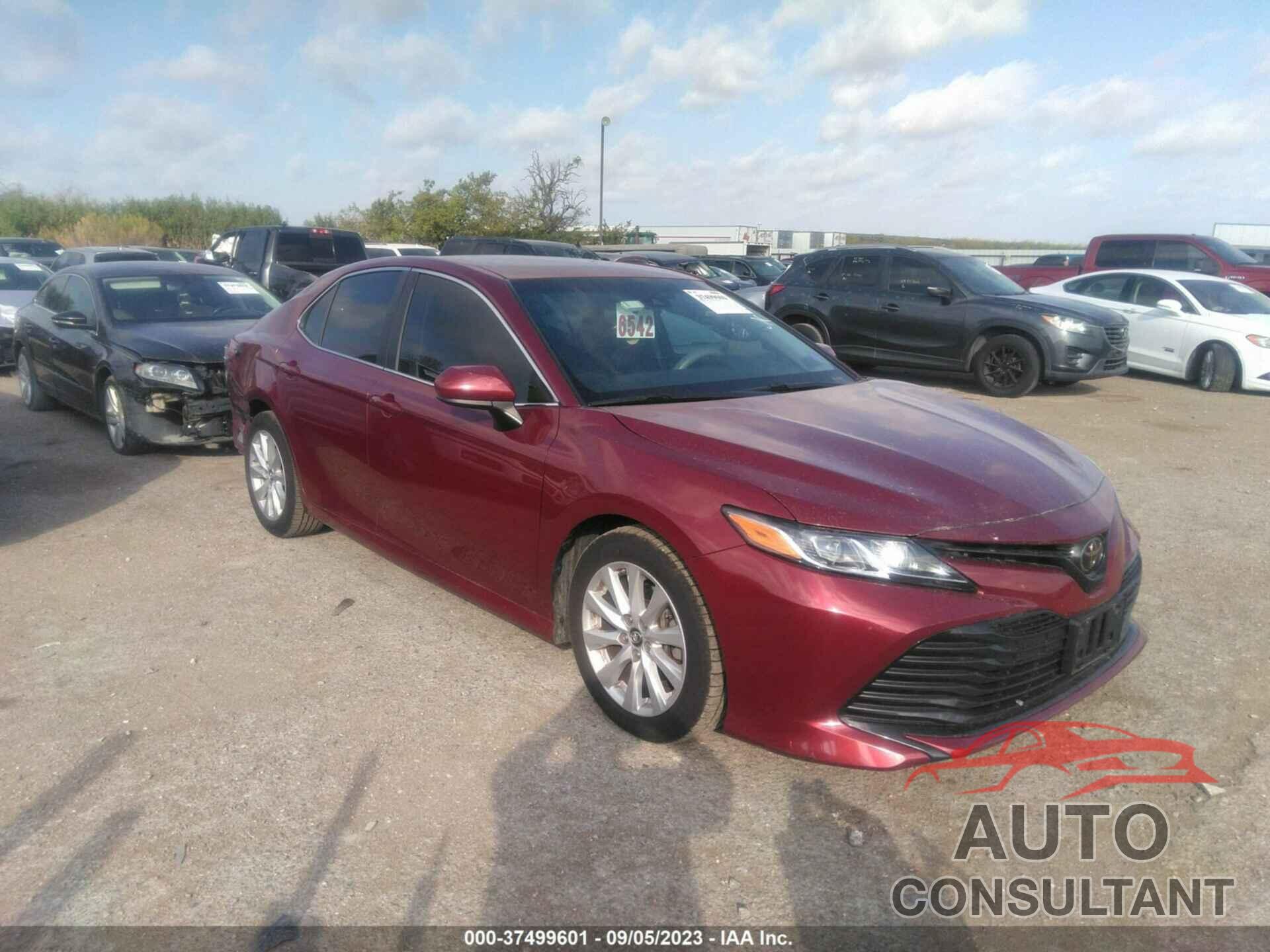 TOYOTA CAMRY 2018 - 4T1B11HK6JU633464