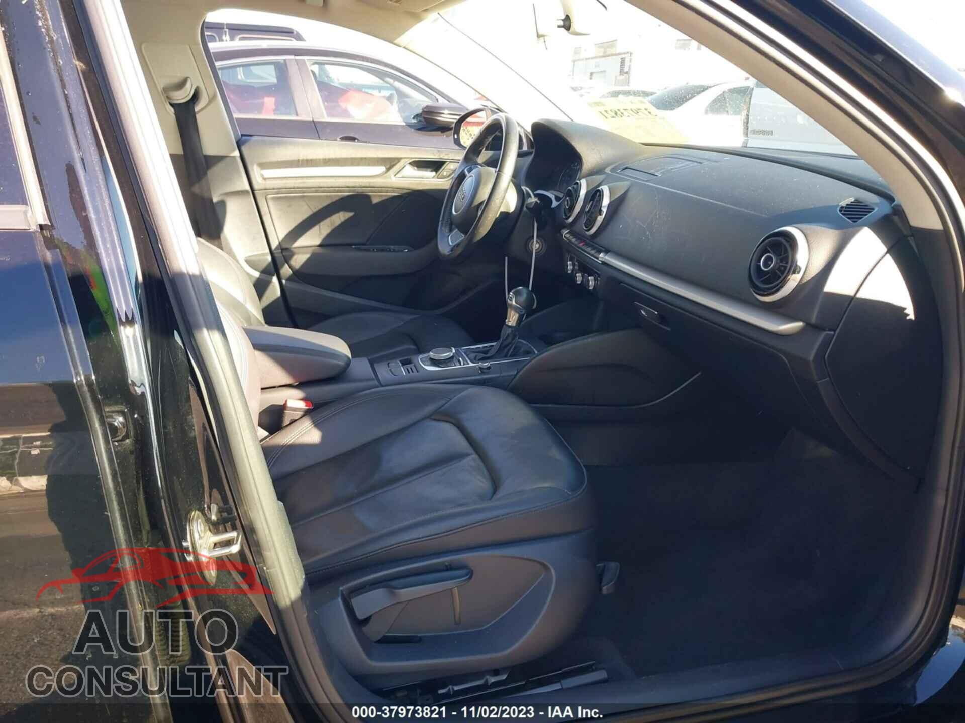 AUDI A3 2016 - WAUA7GFF5G1035641