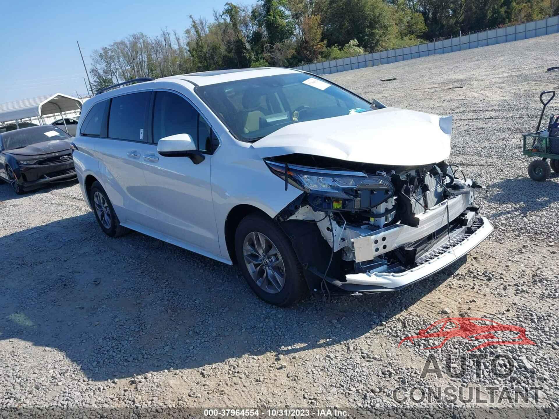 TOYOTA SIENNA 2023 - 5TDYRKEC9PS177273