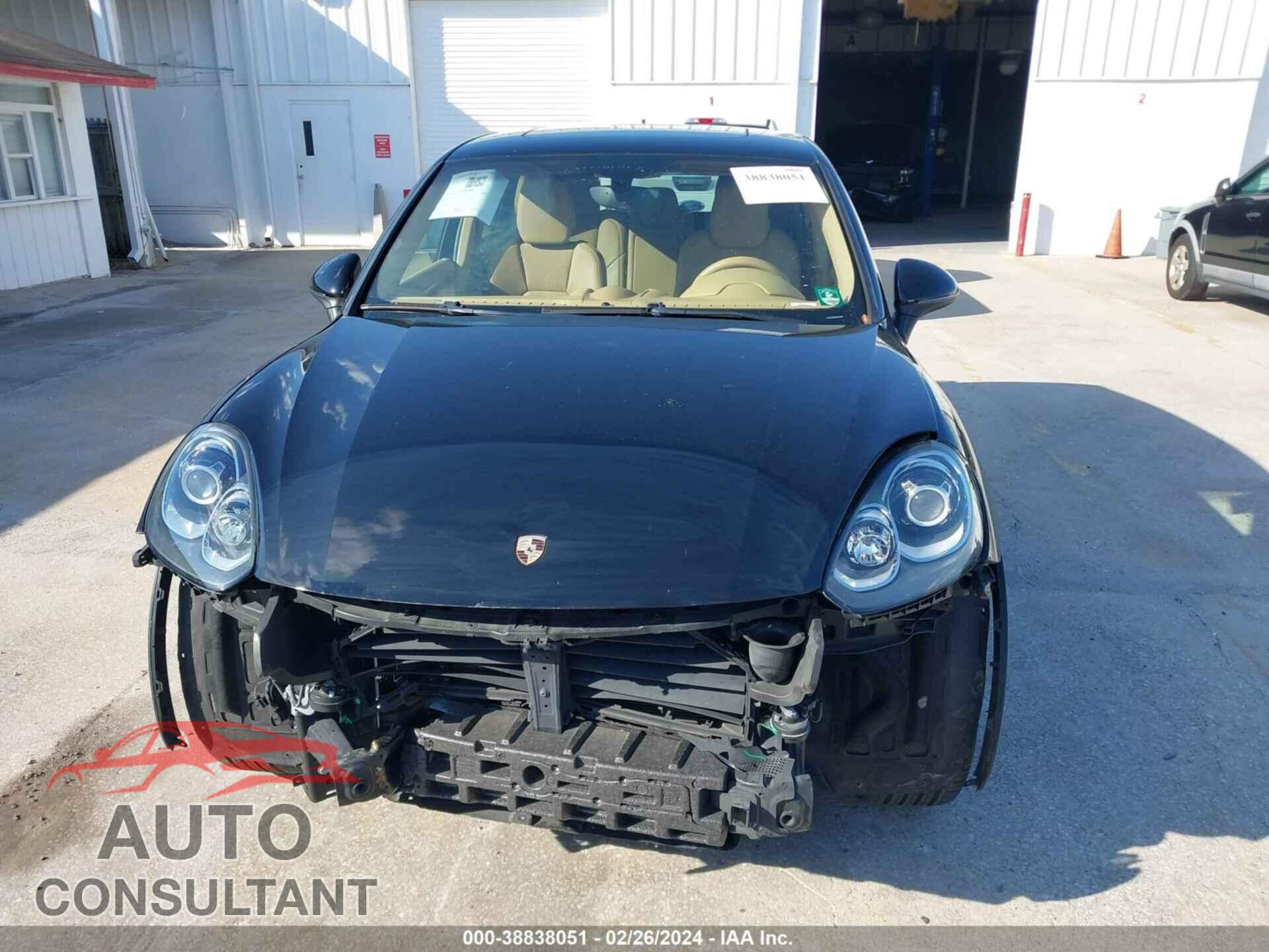 PORSCHE CAYENNE 2016 - WP1AA2A27GLA11307
