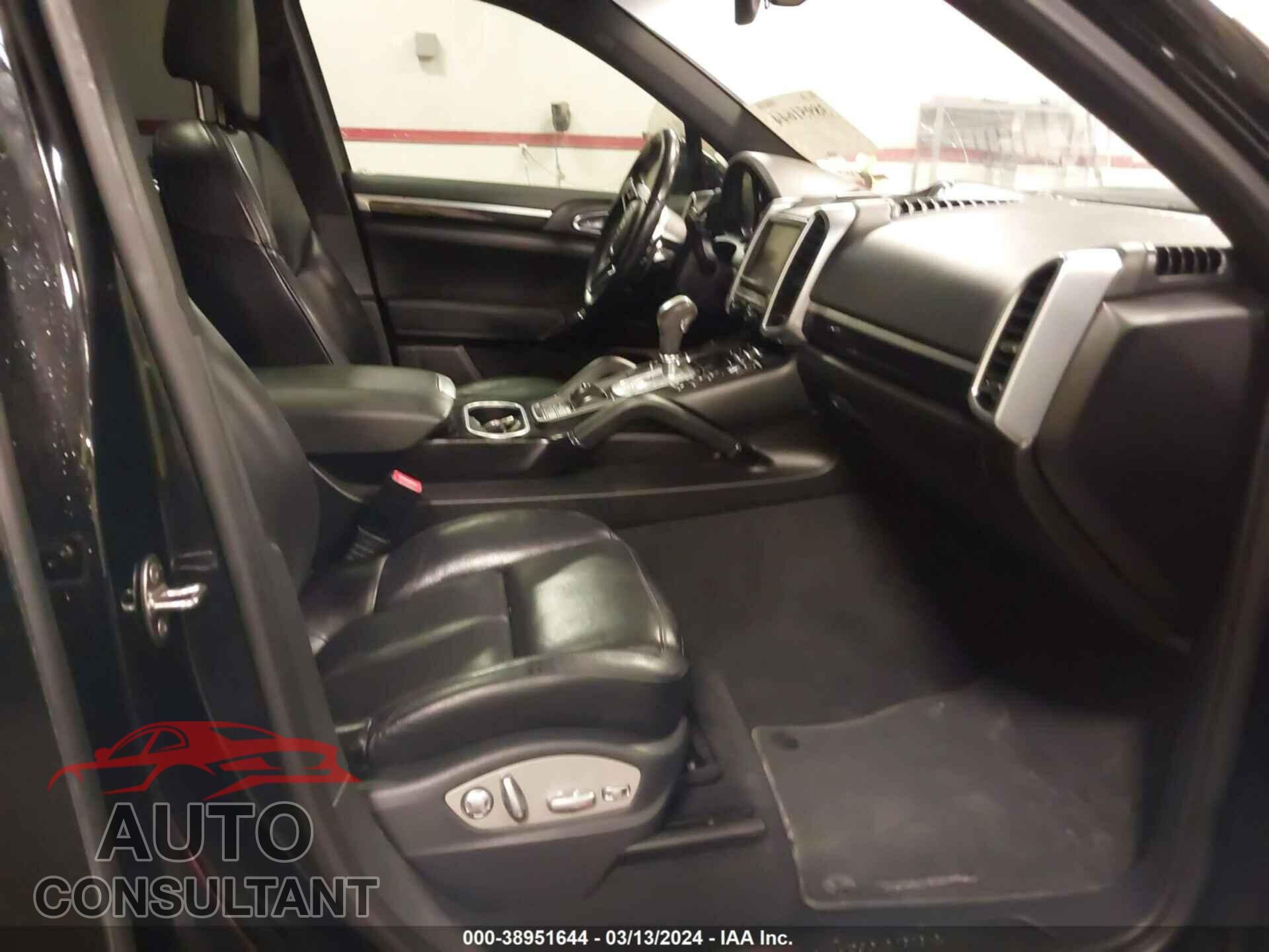 PORSCHE CAYENNE 2016 - WP1AA2A29GLA10708