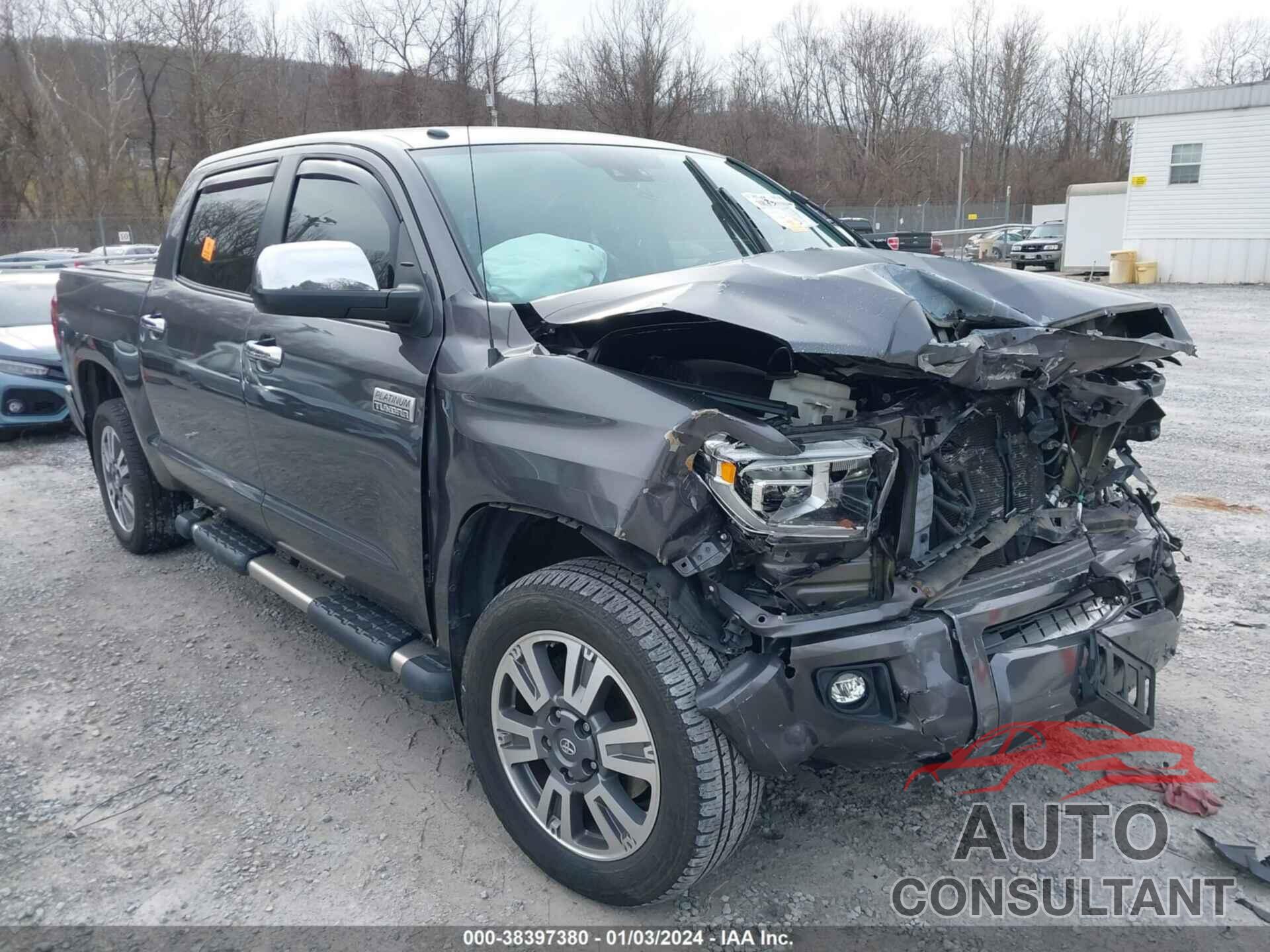 TOYOTA TUNDRA 2018 - 5TFAY5F13JX701148