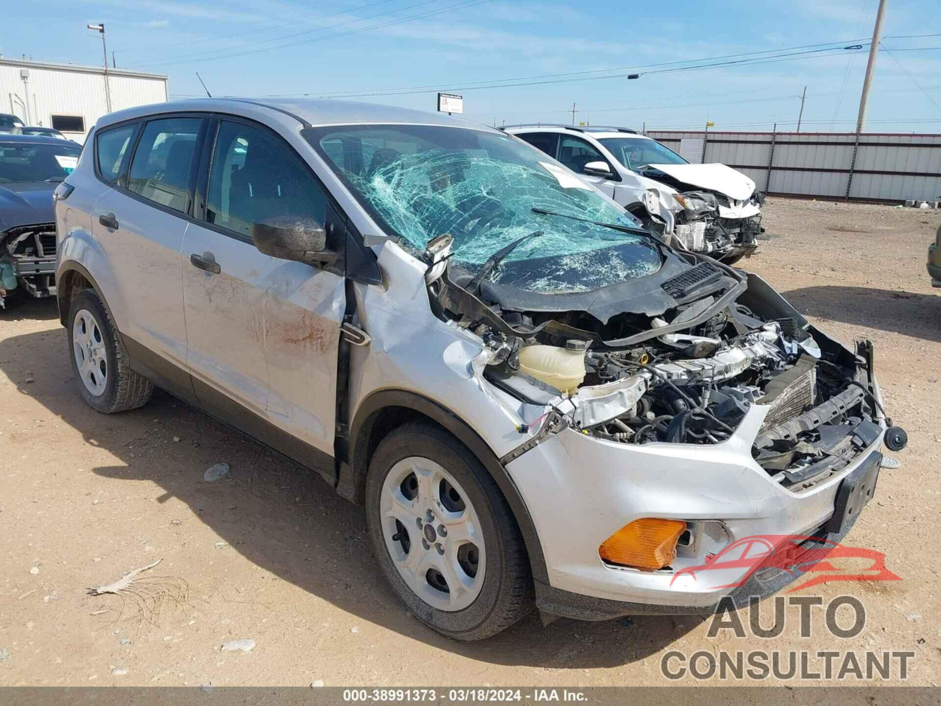 FORD ESCAPE 2018 - 1FMCU0F76JUA30566