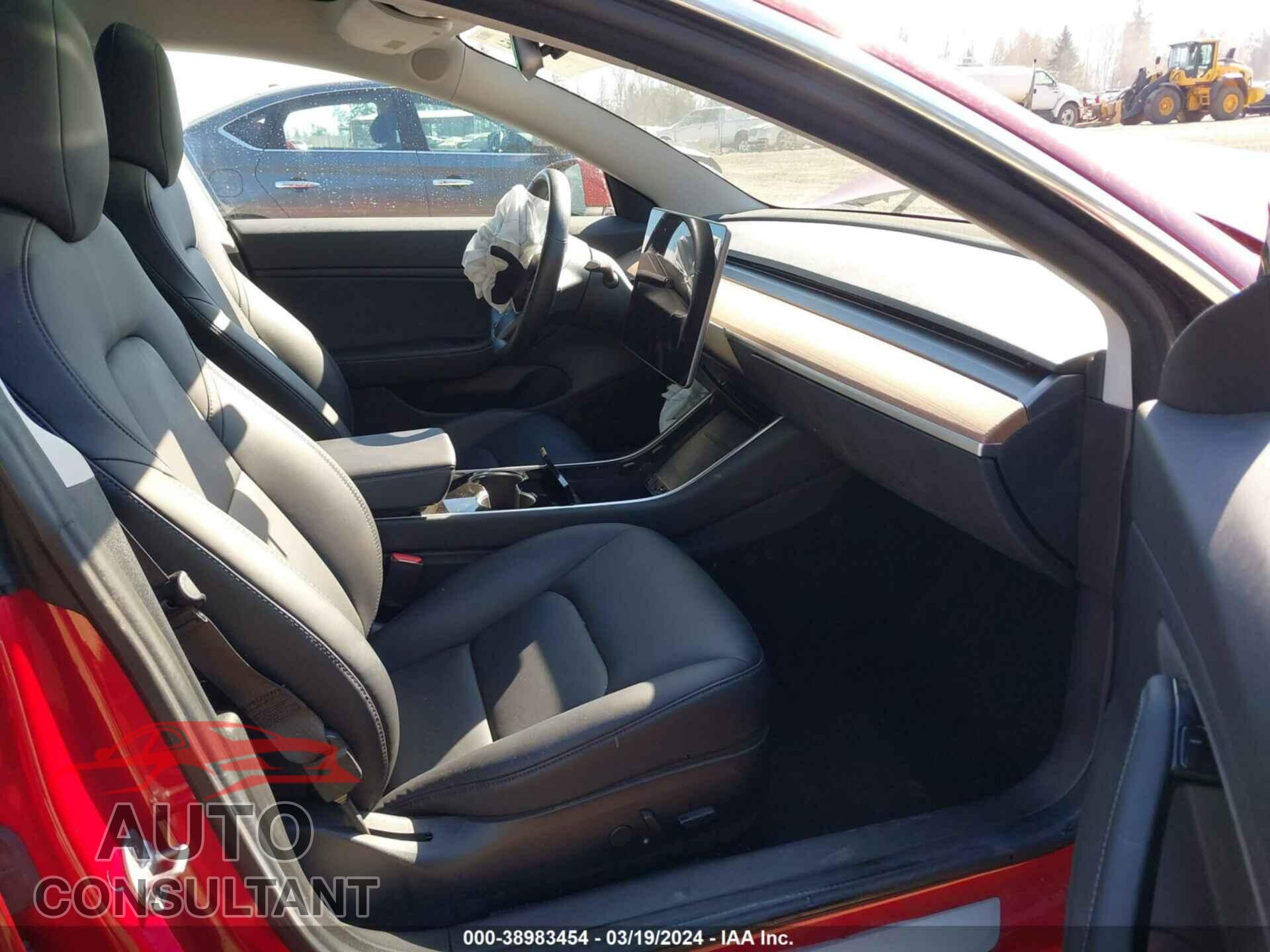 TESLA MODEL 3 2018 - 5YJ3E1EAXJF042961