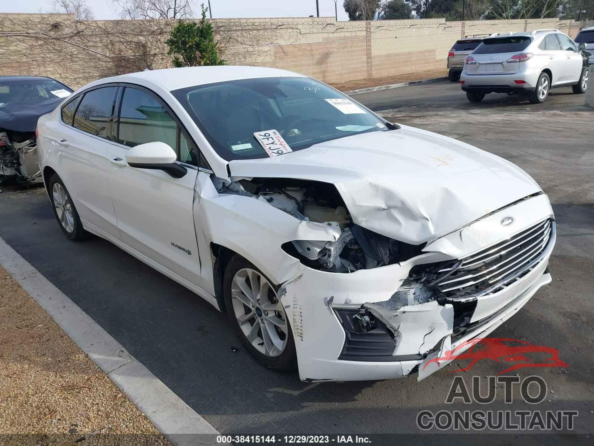 FORD FUSION 2019 - 3FA6P0LU2KR137793