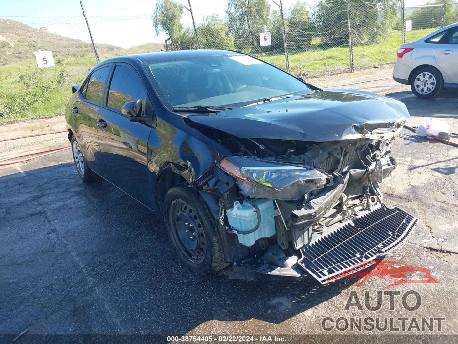 TOYOTA COROLLA 2018 - 5YFBURHE7JP818432