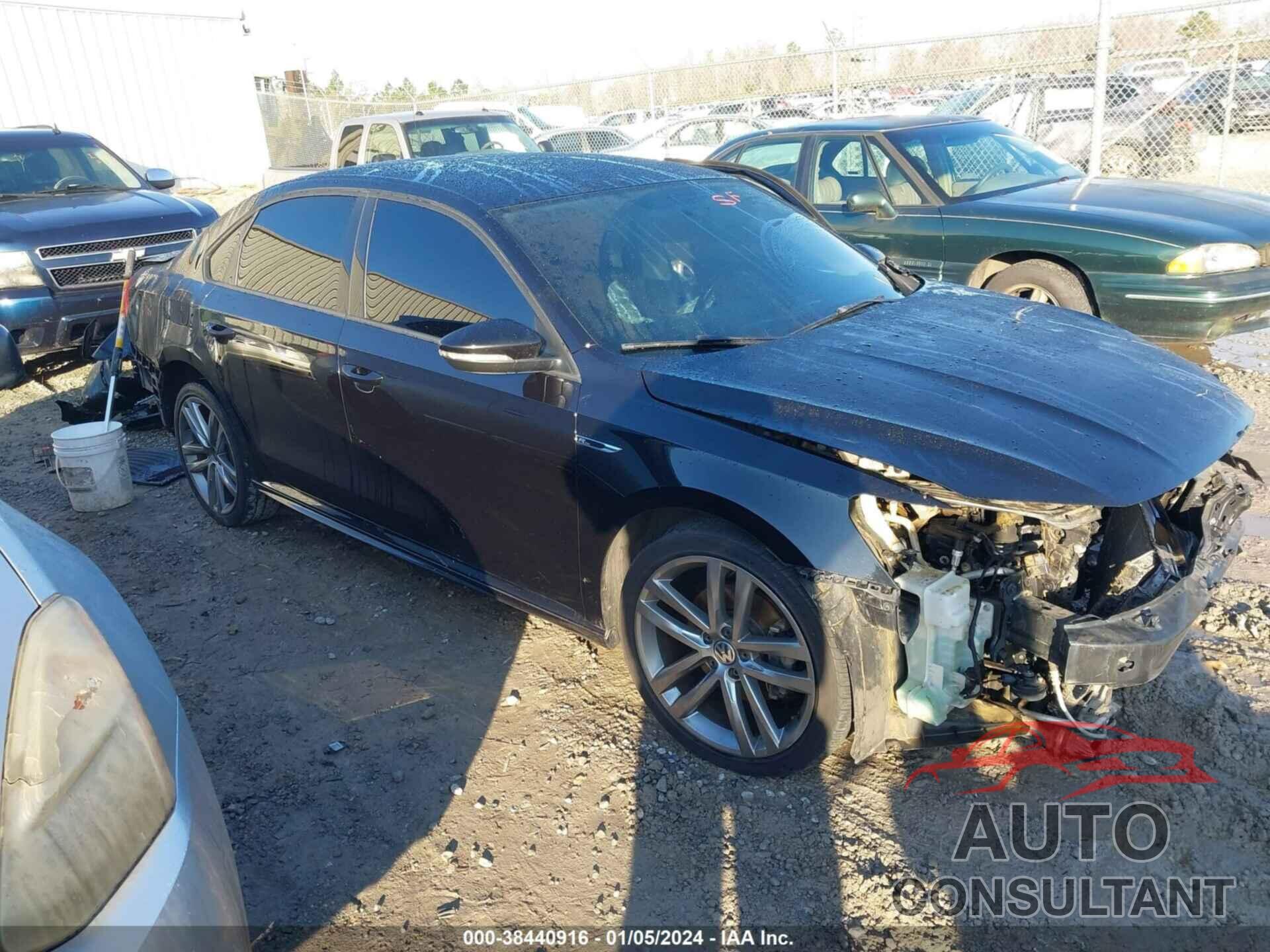 VOLKSWAGEN PASSAT 2018 - 1VWAA7A36JC001184