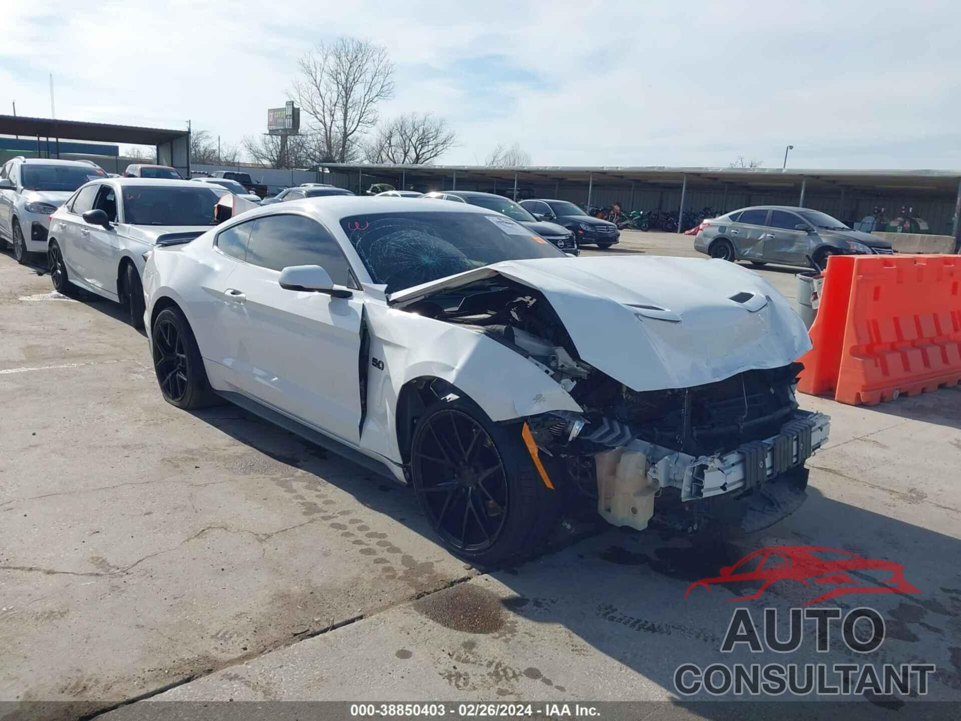 FORD MUSTANG 2018 - 1FA6P8CF0J5133792