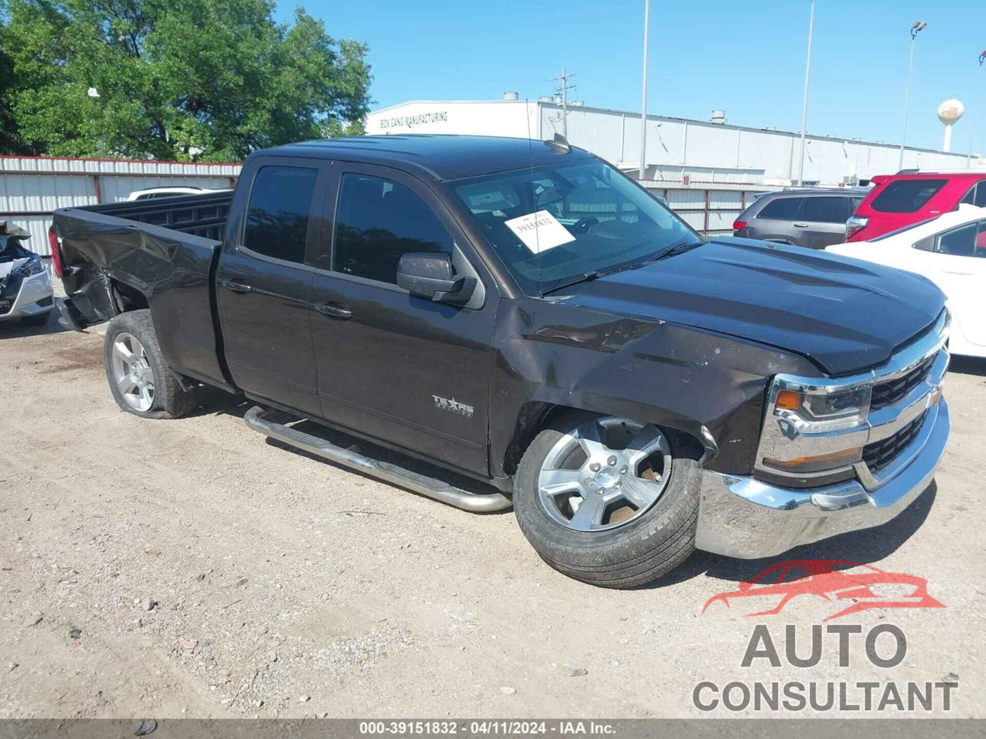 CHEVROLET SILVERADO 1500 2018 - 1GCRCREC3JZ376906