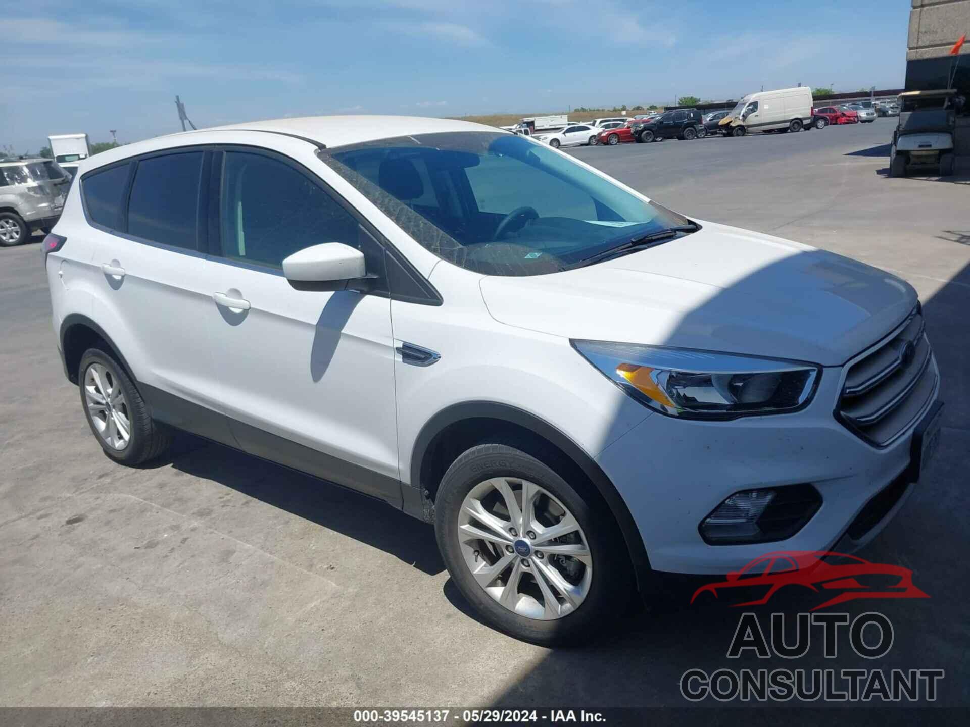 FORD ESCAPE 2017 - 1FMCU9GD5HUE18455