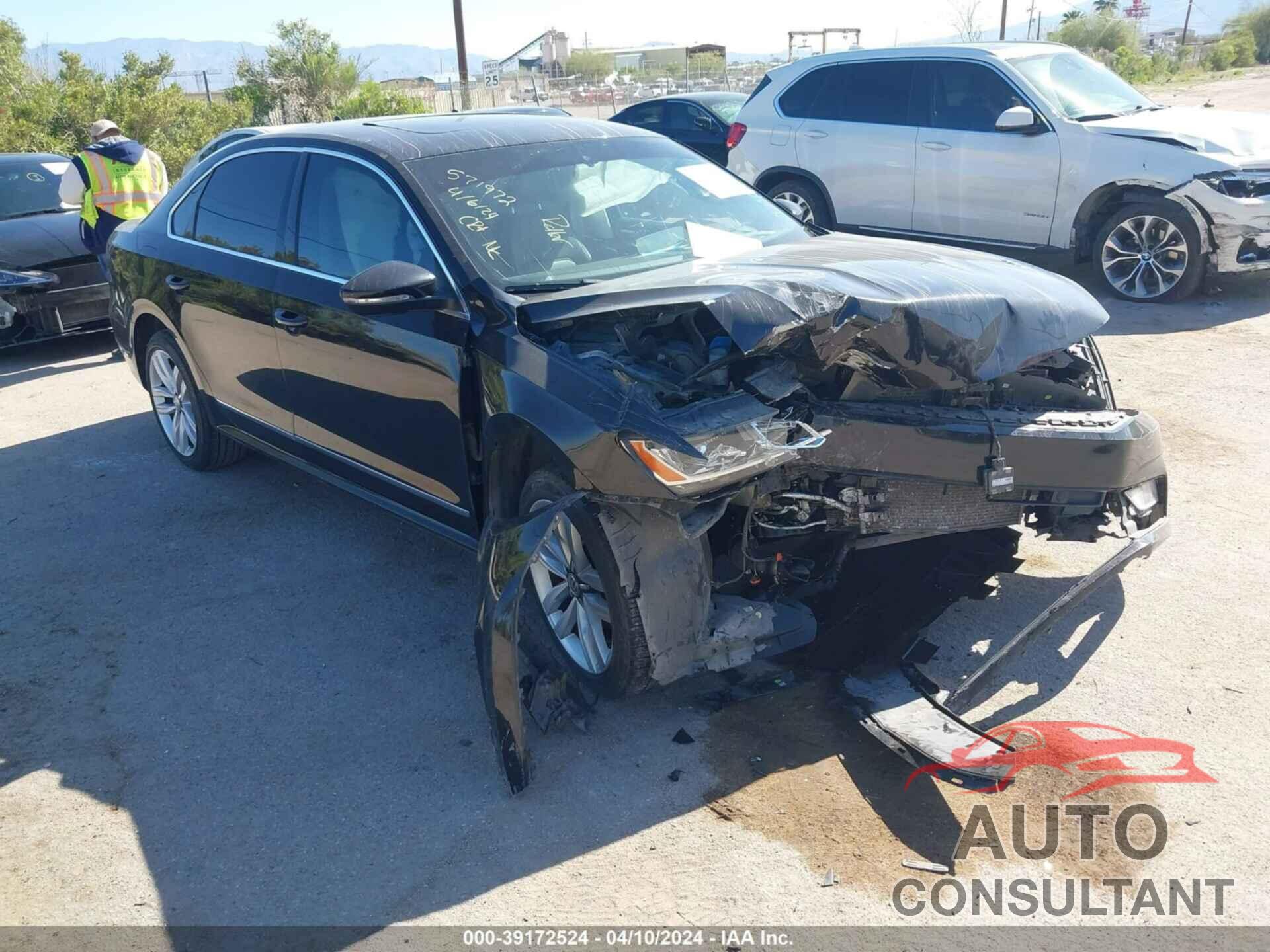 VOLKSWAGEN PASSAT 2017 - 1VWGT7A38HC074801