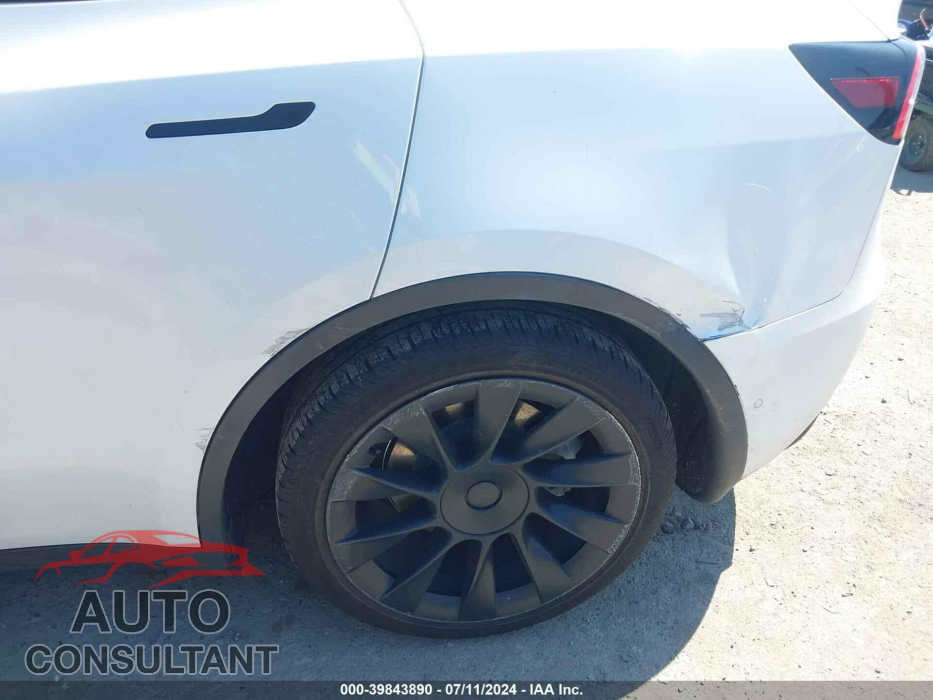 TESLA MODEL Y 2021 - 5YJYGDED8MF103997