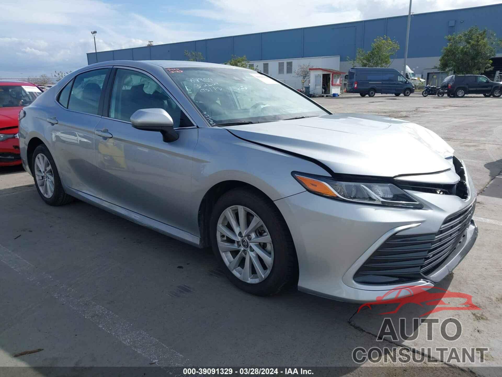 TOYOTA CAMRY 2022 - 4T1C11AK9NU618185