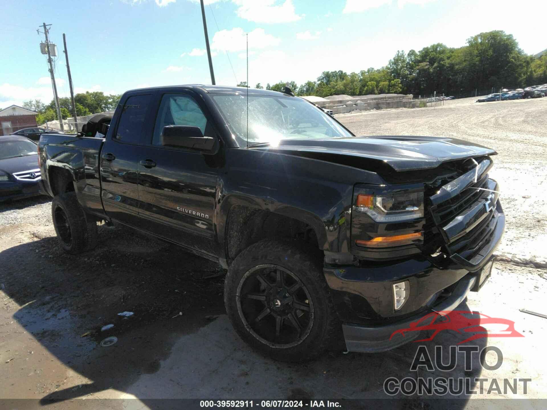 CHEVROLET SILVERADO 1500 2017 - 1GCVKREC6HZ104538