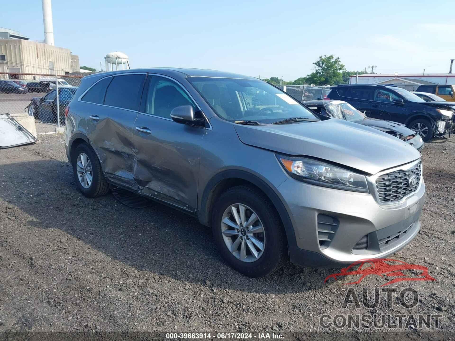 KIA SORENTO 2019 - 5XYPG4A5XKG480945