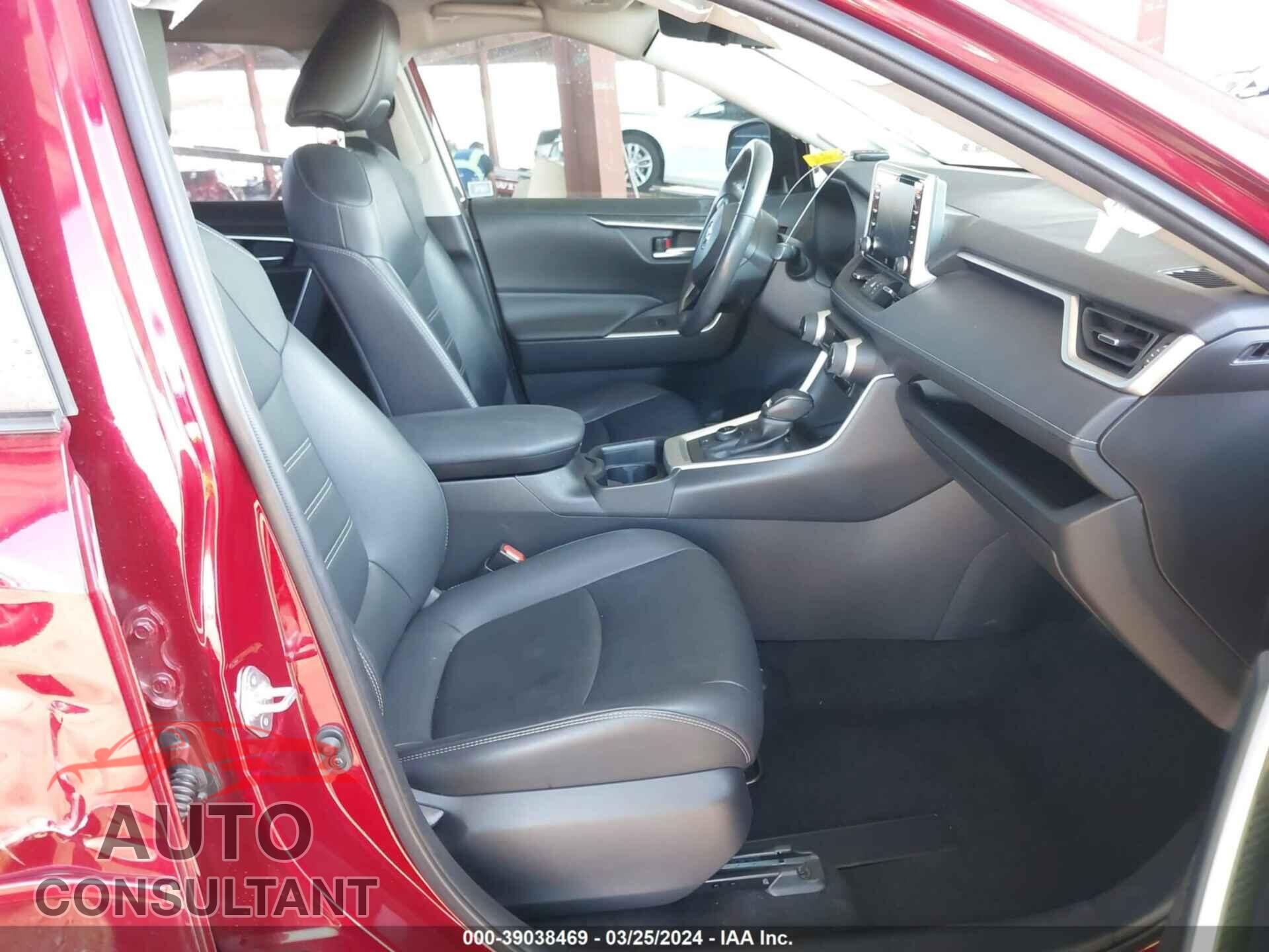 TOYOTA RAV4 2021 - JTMB6RFVXMD013075
