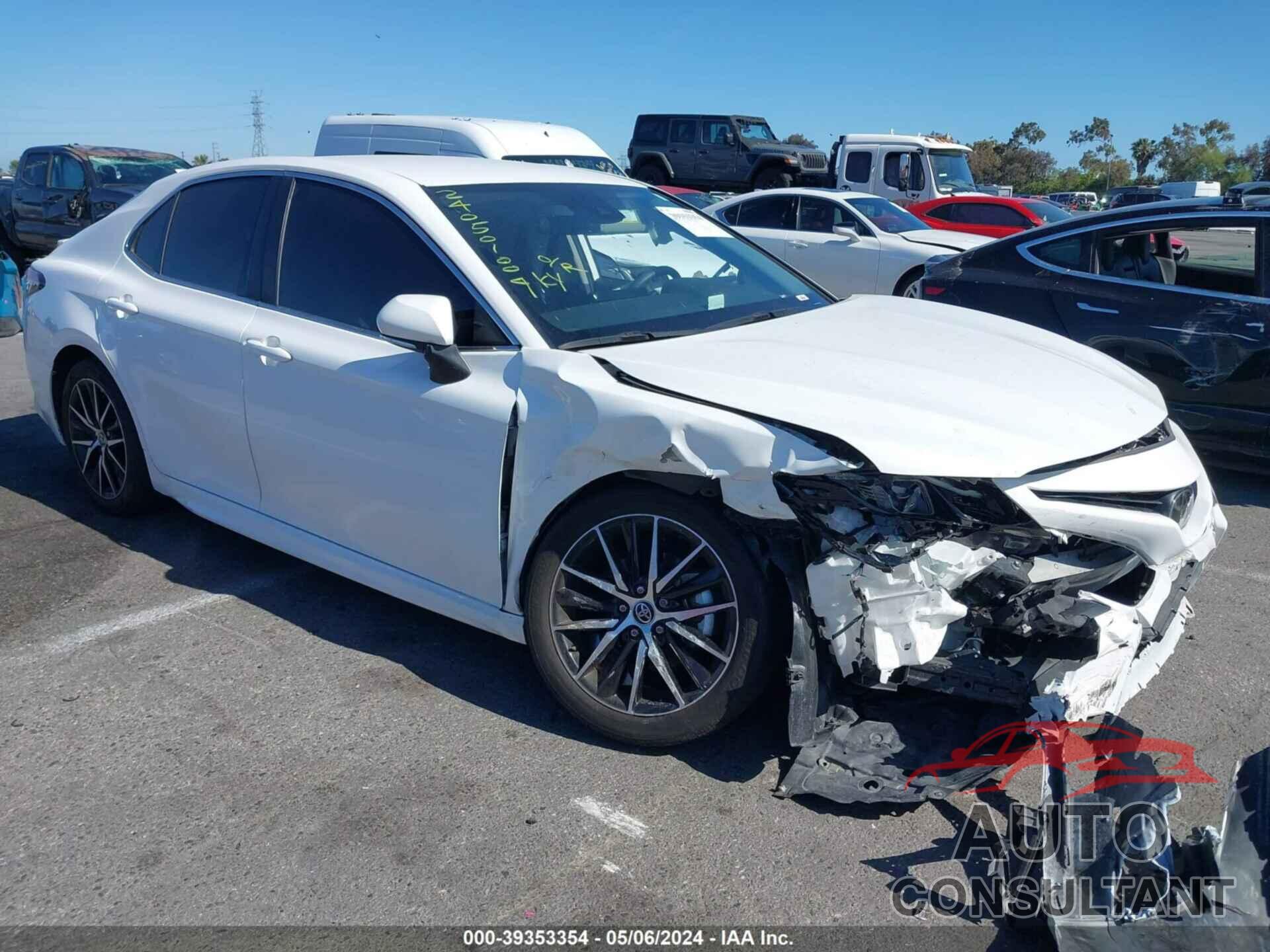 TOYOTA CAMRY 2023 - 4T1G11AK0PU759330