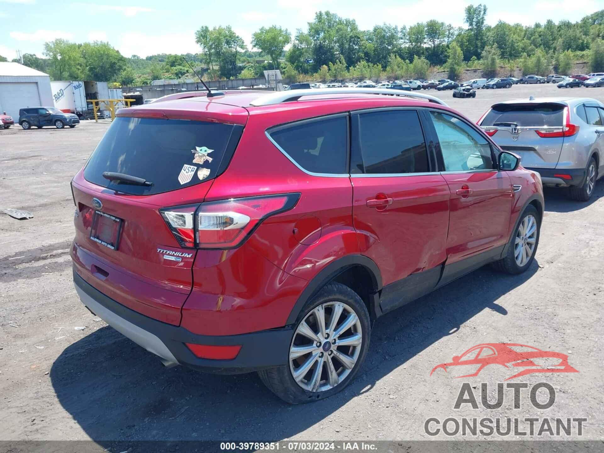 FORD ESCAPE 2017 - 1FMCU9J94HUC14282