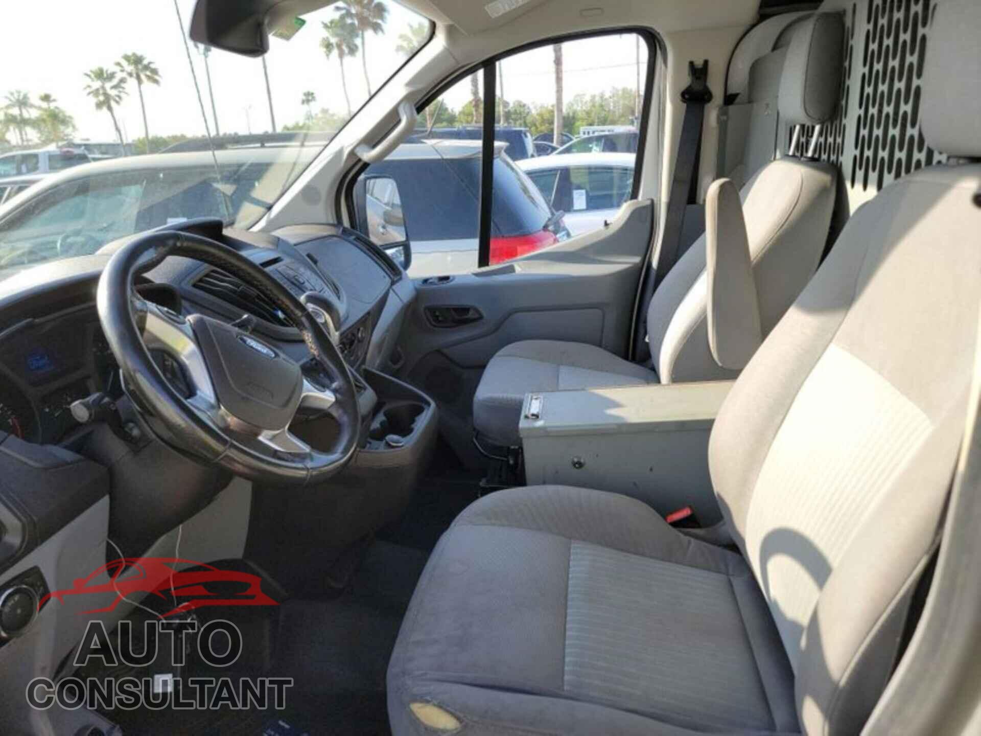FORD TRANSIT-250 2017 - 1FTYR1YM1HKB32982