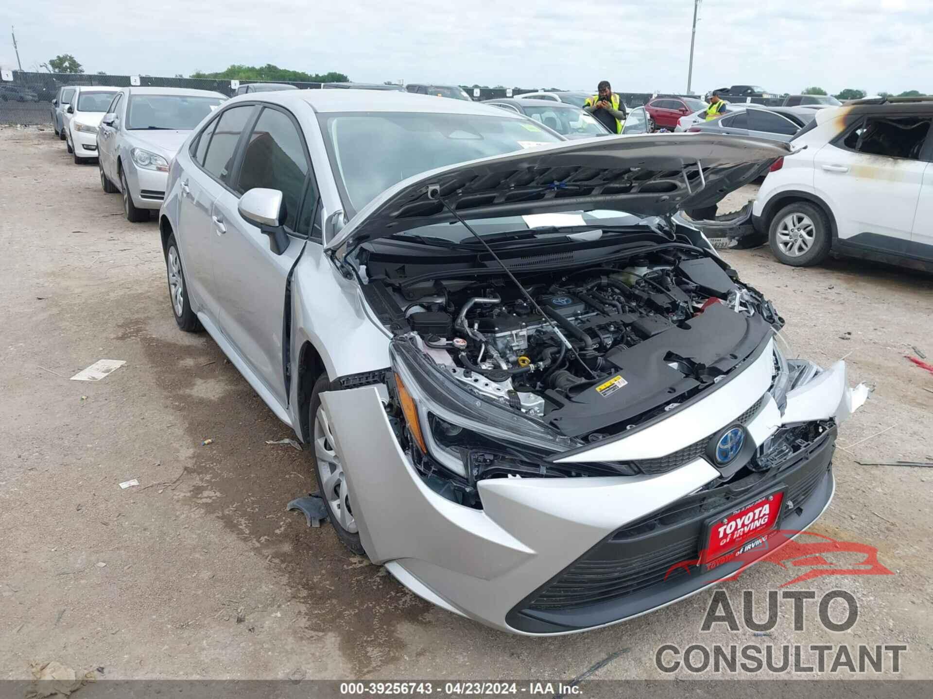 TOYOTA COROLLA 2024 - JTDBCMFE2R3045303
