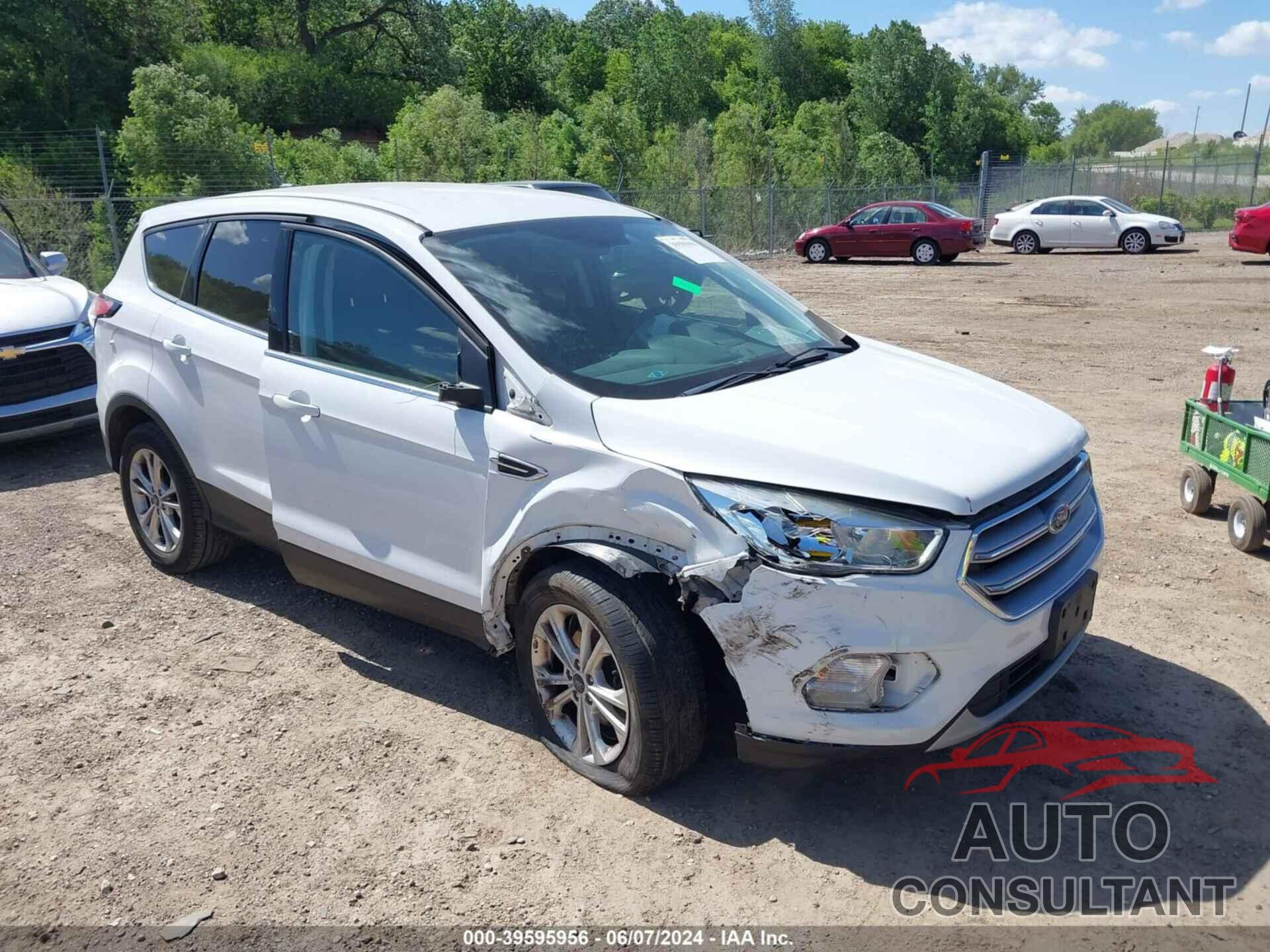 FORD ESCAPE 2017 - 1FMCU0GD7HUB83049