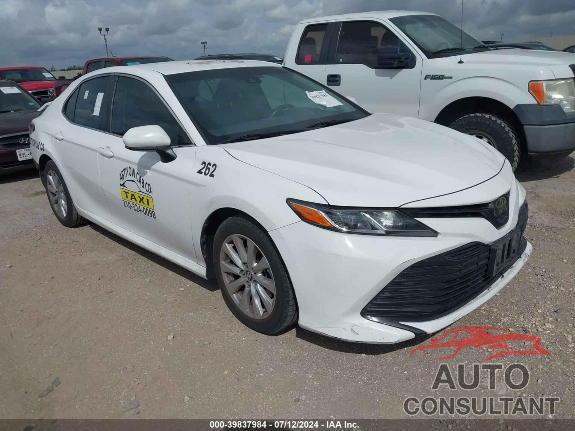 TOYOTA CAMRY 2018 - 4T1B11HK3JU612412