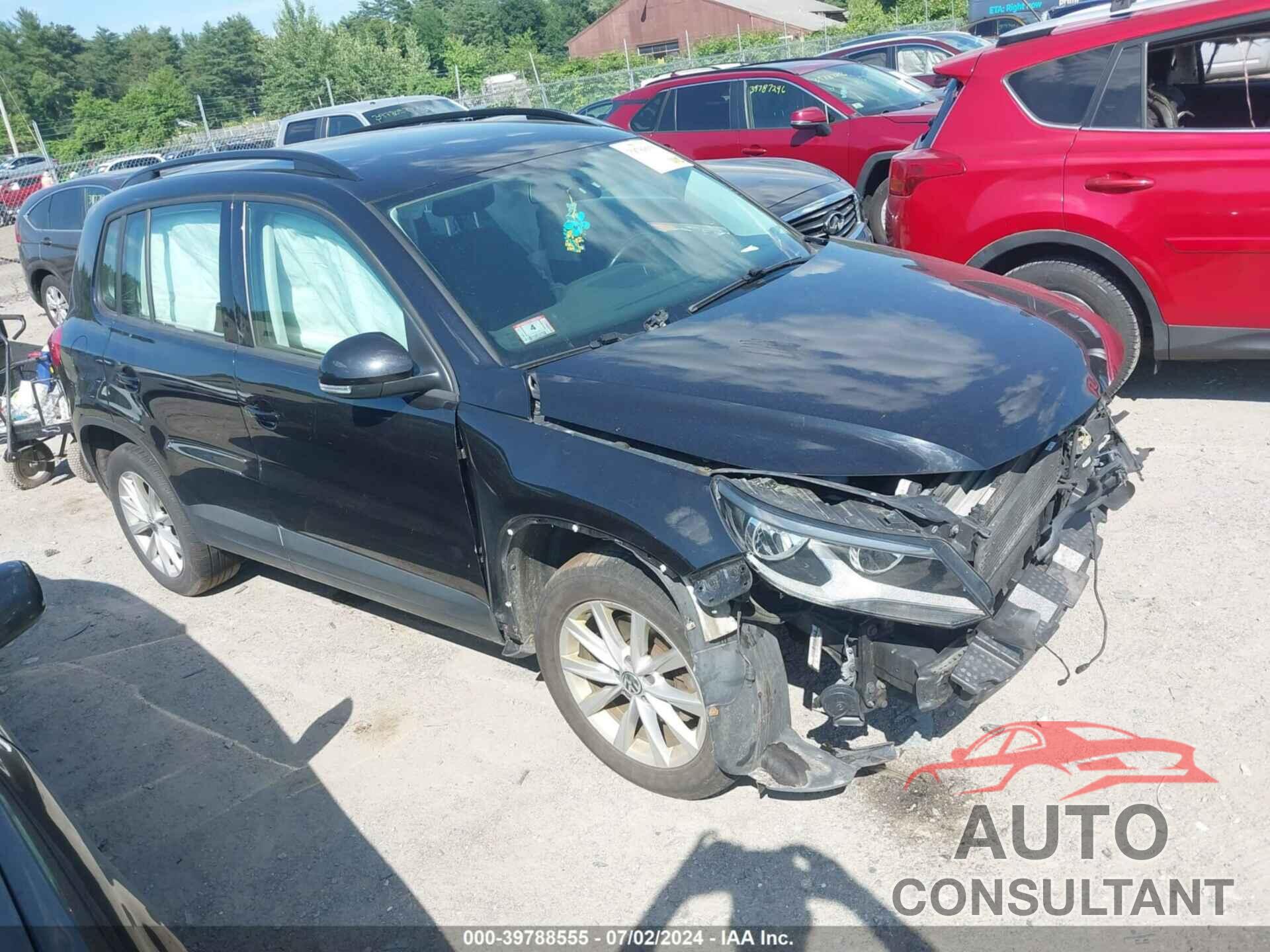 VOLKSWAGEN TIGUAN 2017 - WVGBV7AX1HK049430