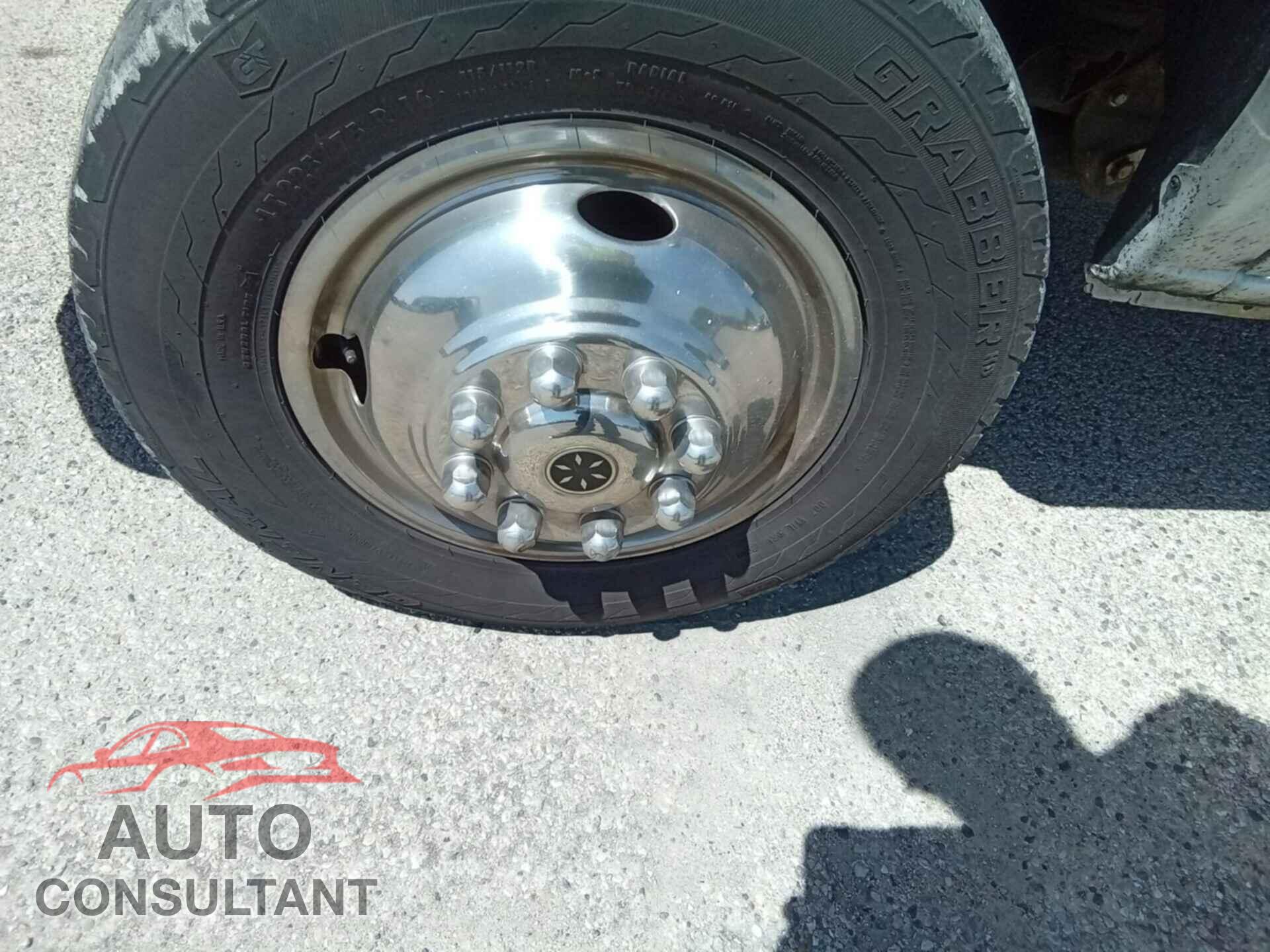 FORD ECONOLINE 2018 - 1FDXE4FS3JDC21565